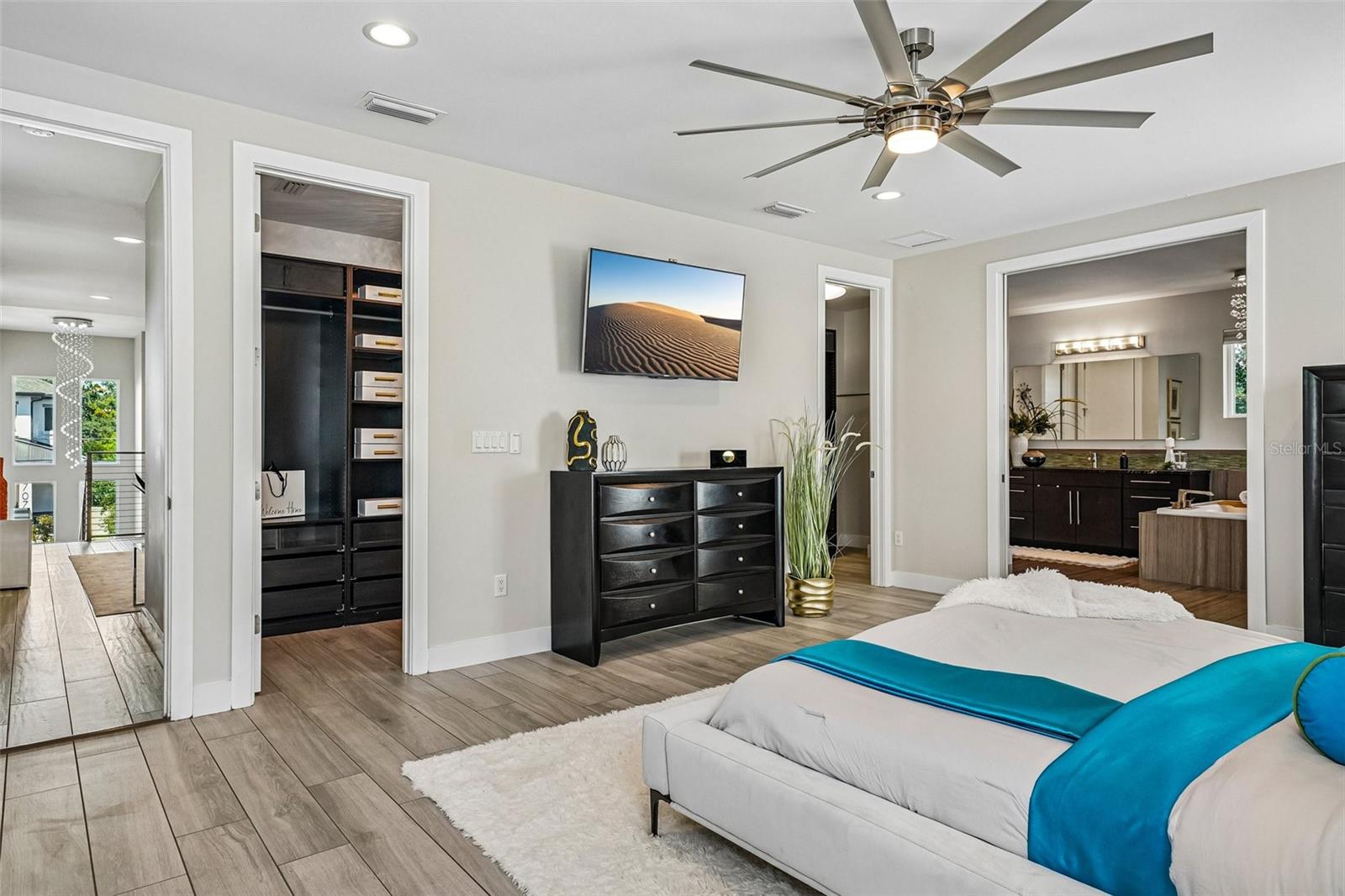 2706 W TRILBY AVE — photo 34