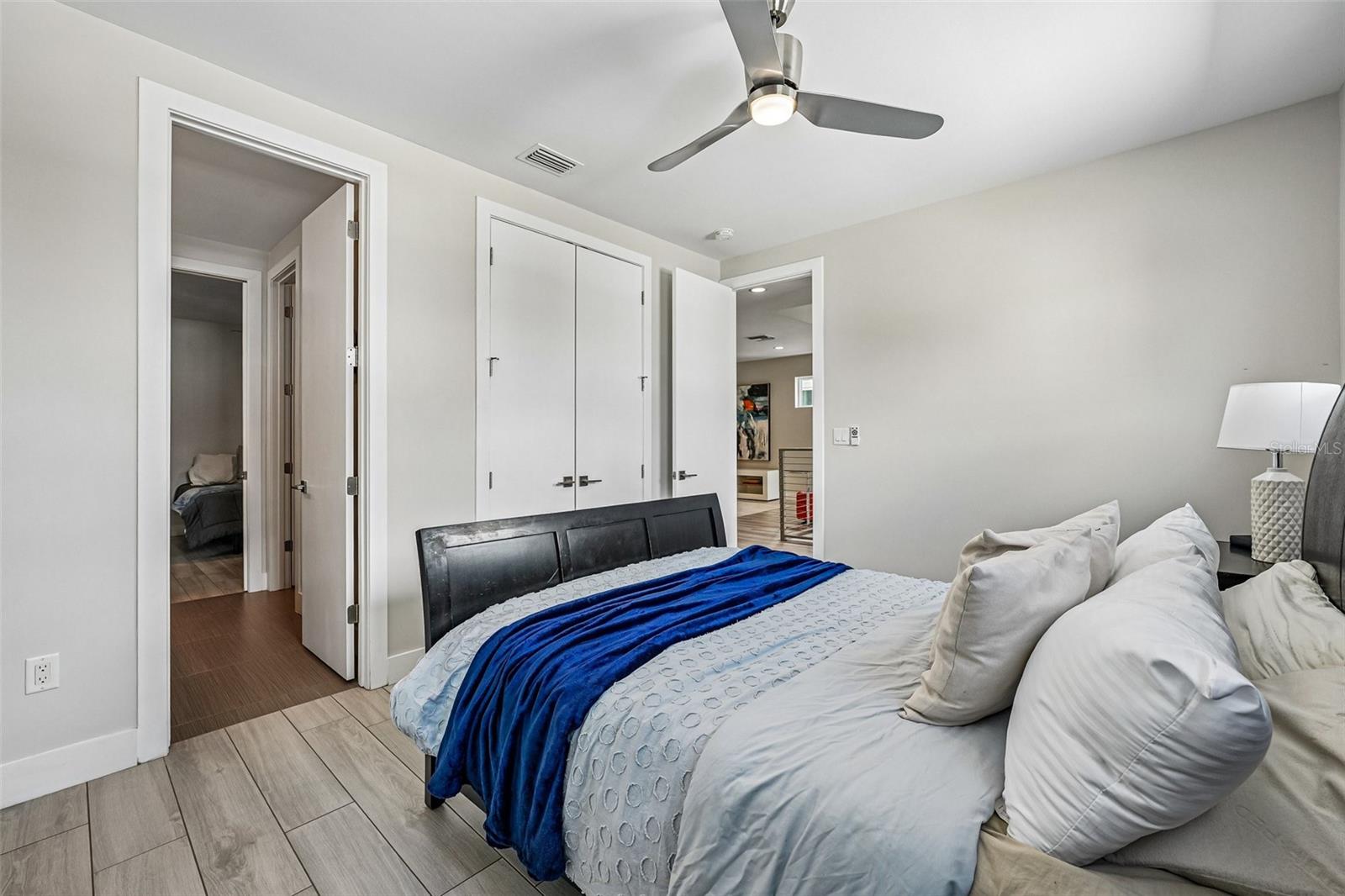 2706 W TRILBY AVE — photo 55