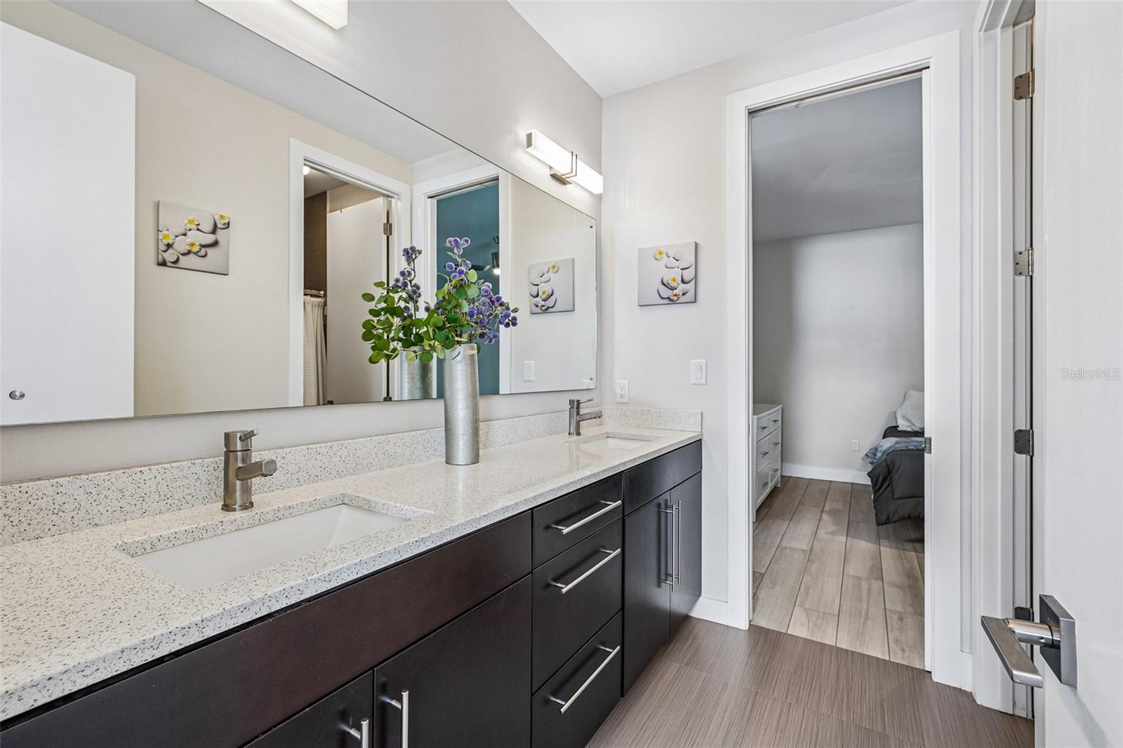 2706 W TRILBY AVE — photo 58