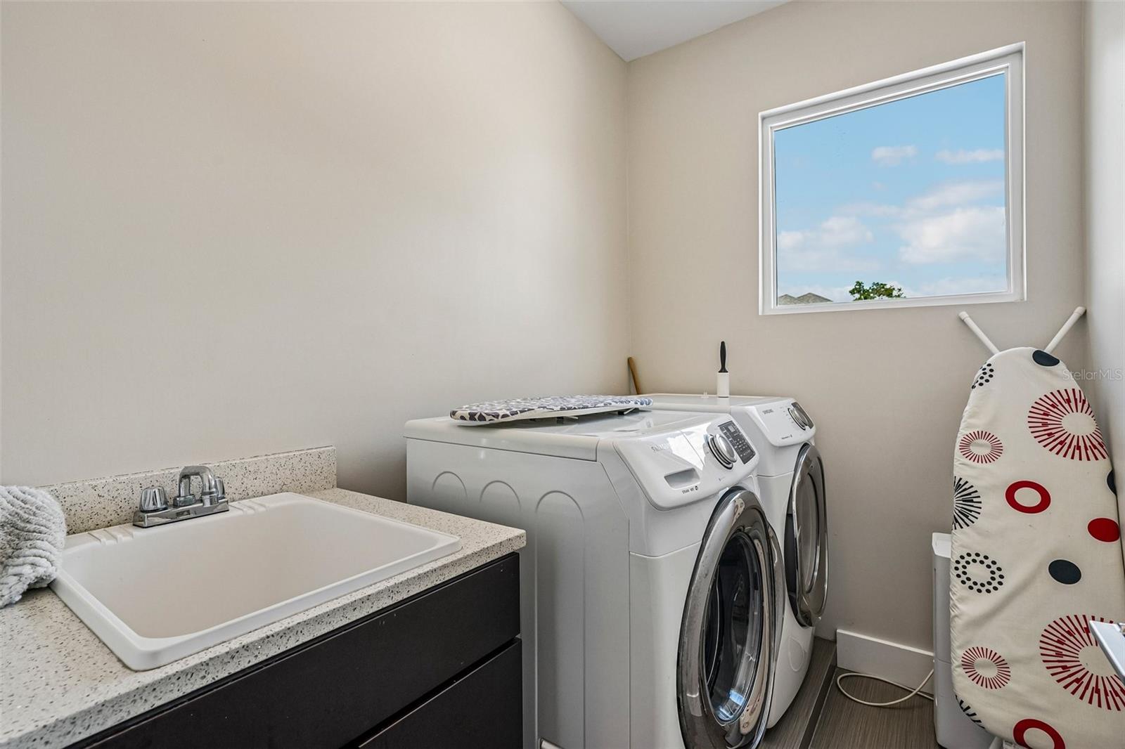 2706 W TRILBY AVE — photo 54