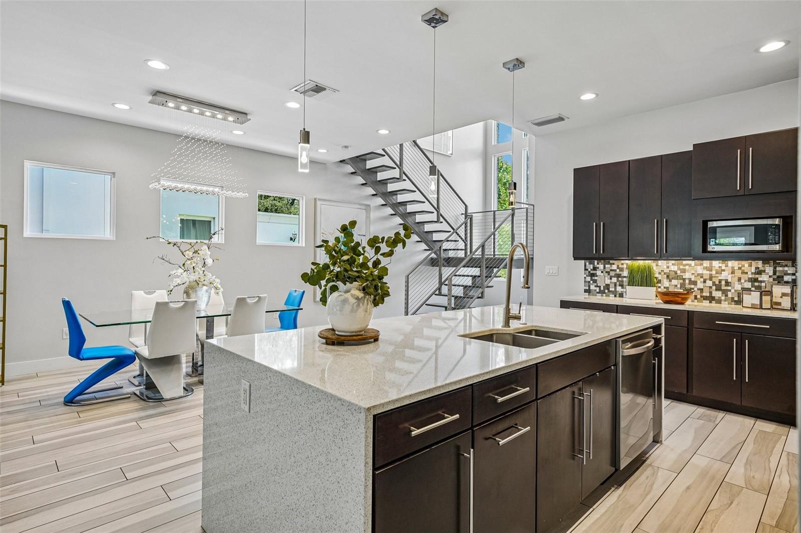 2706 W TRILBY AVE — photo 16