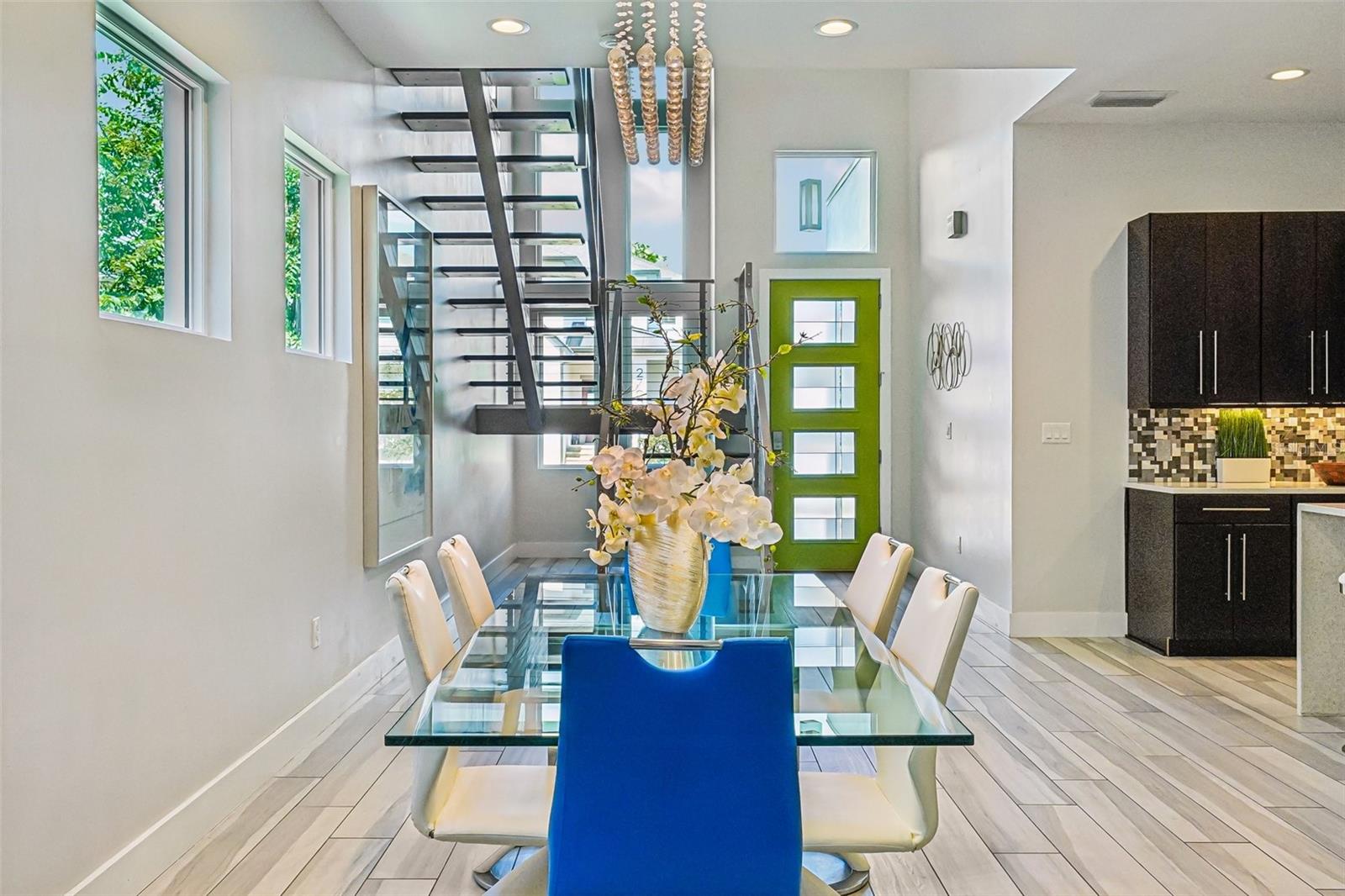 2706 W TRILBY AVE — photo 4