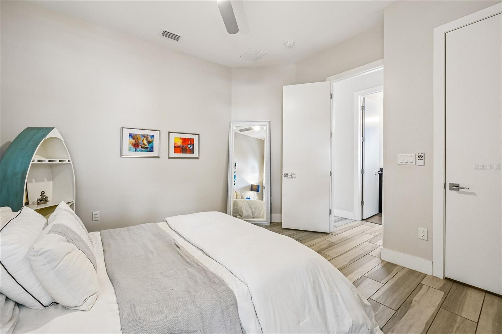 2706 W TRILBY AVE — photo 25