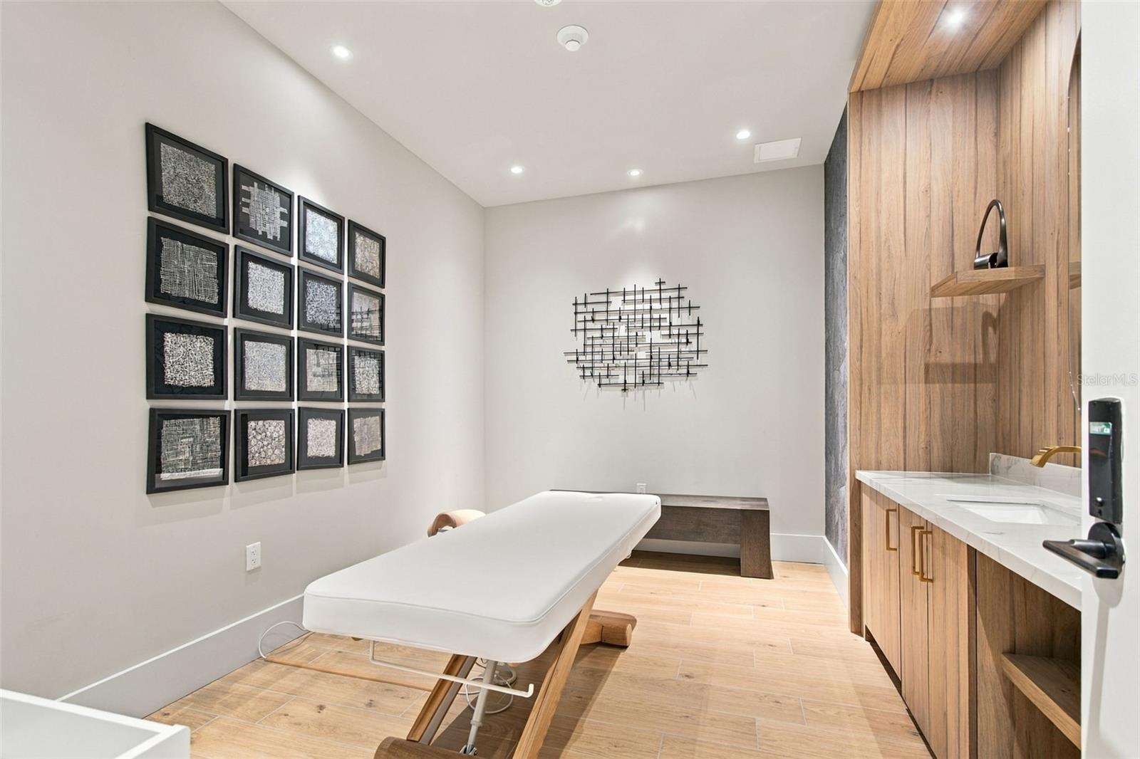 275 1ST AVE S #2903 — photo 32