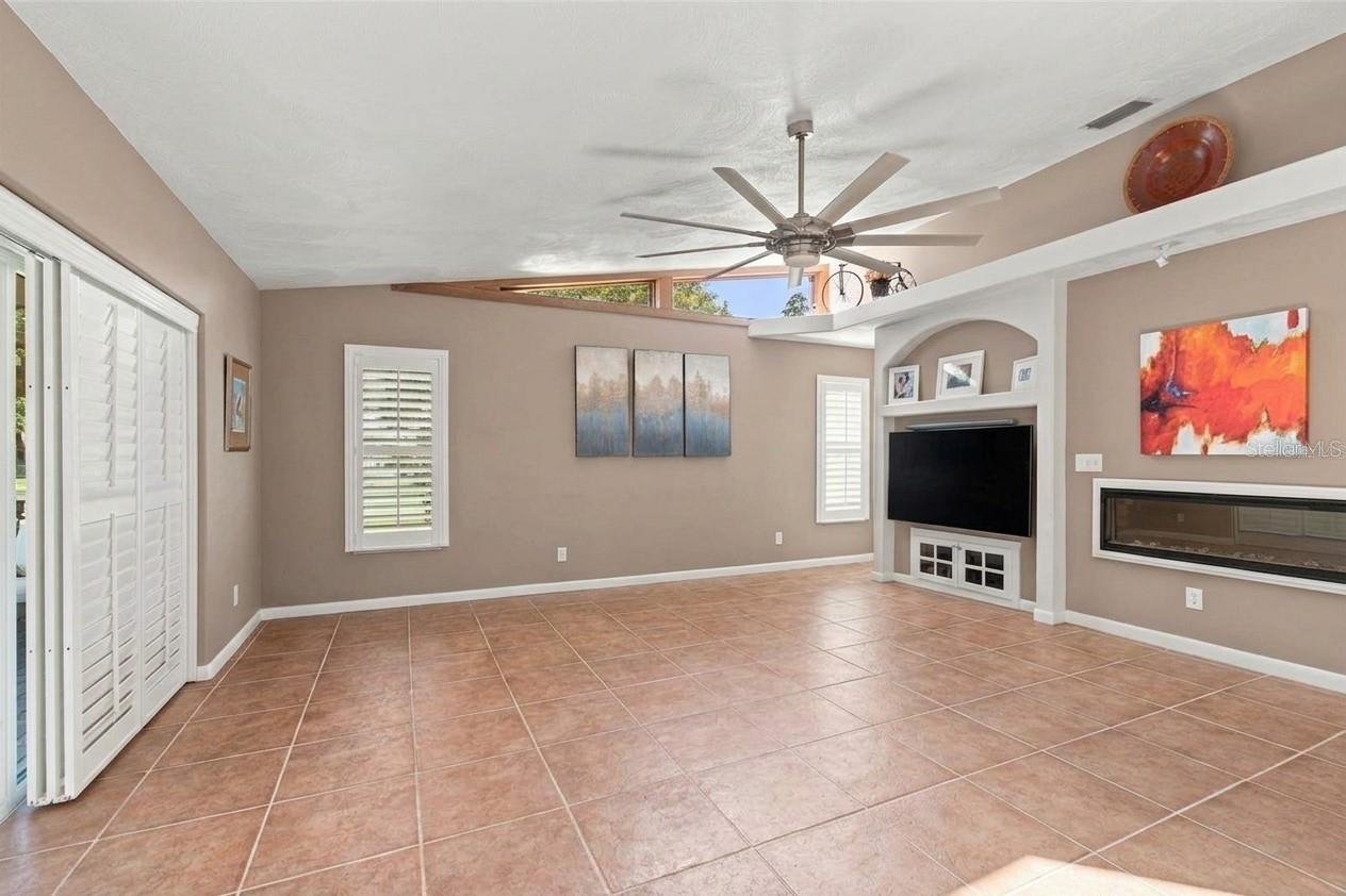 8985 FAIRCHILD CT — photo 18