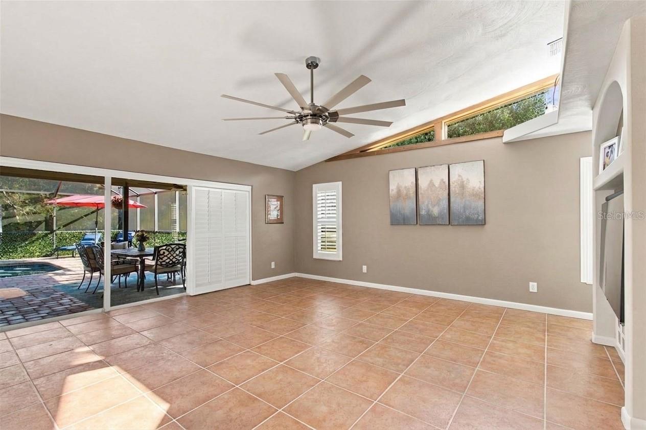 8985 FAIRCHILD CT — photo 19