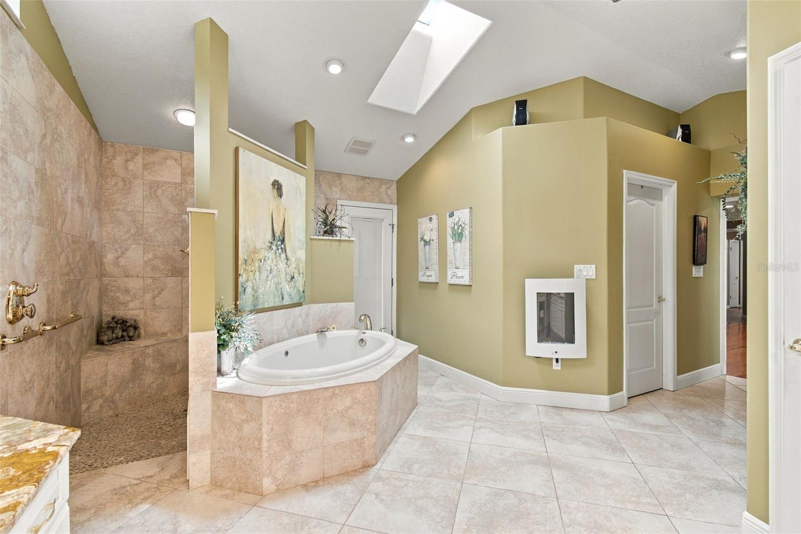8985 FAIRCHILD CT — photo 25