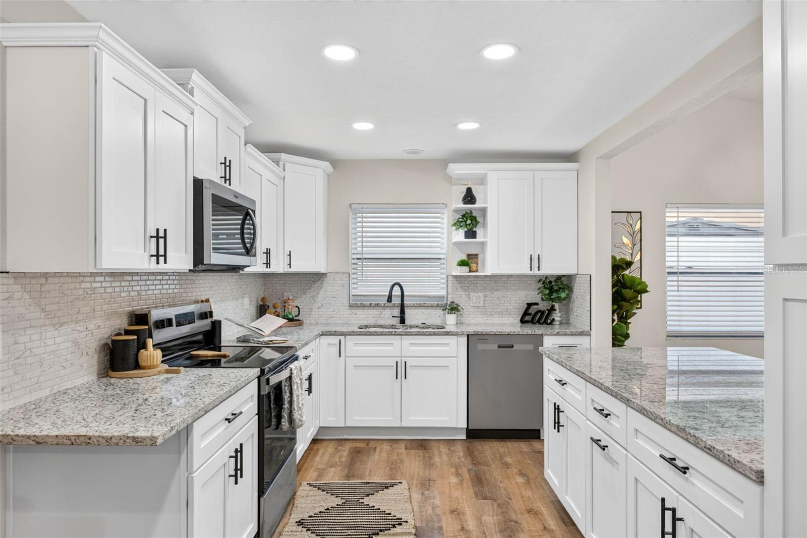 11514 BEE HIVE LN — photo 11
