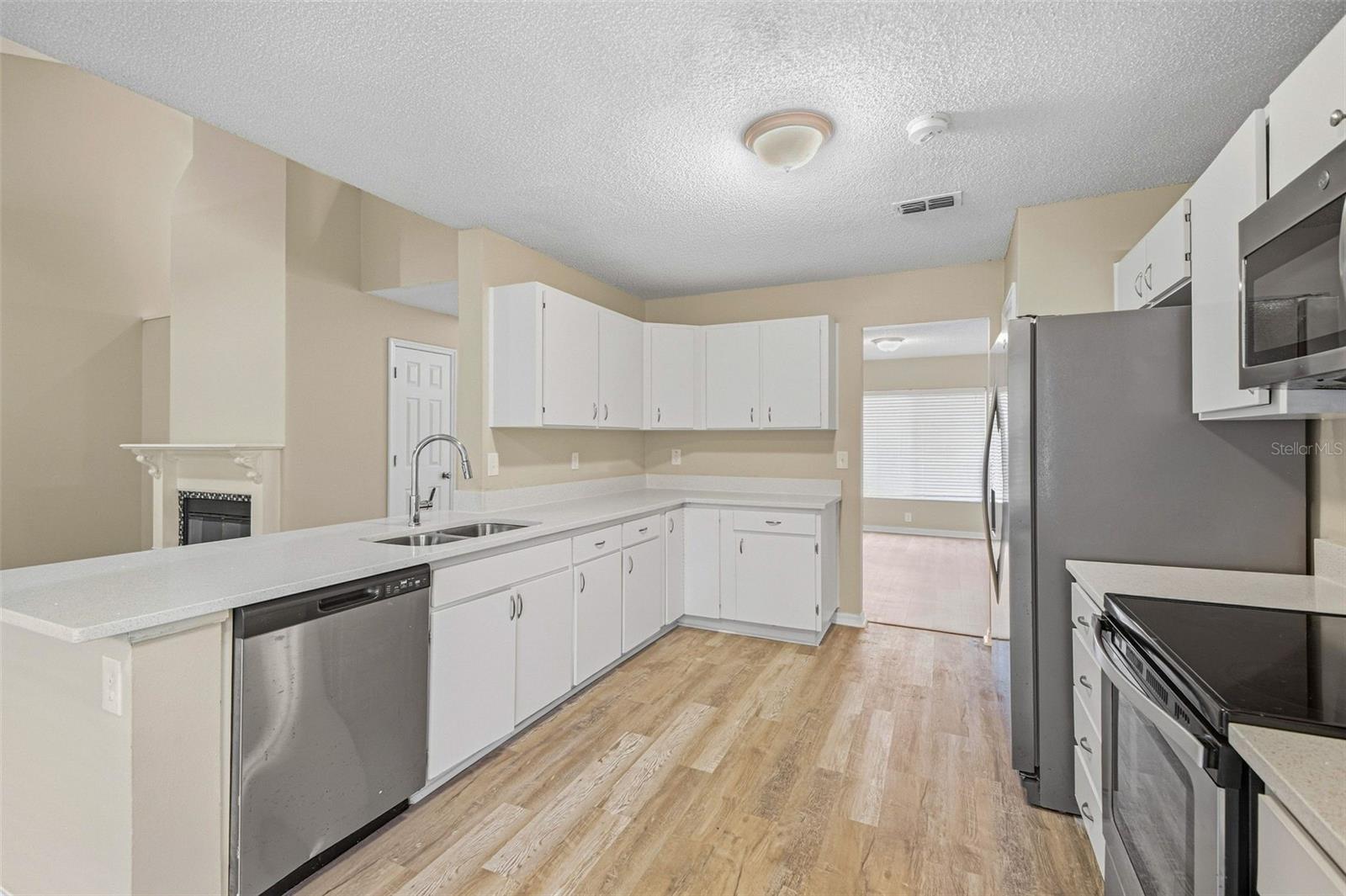 16102 WARDEN PL — photo 21