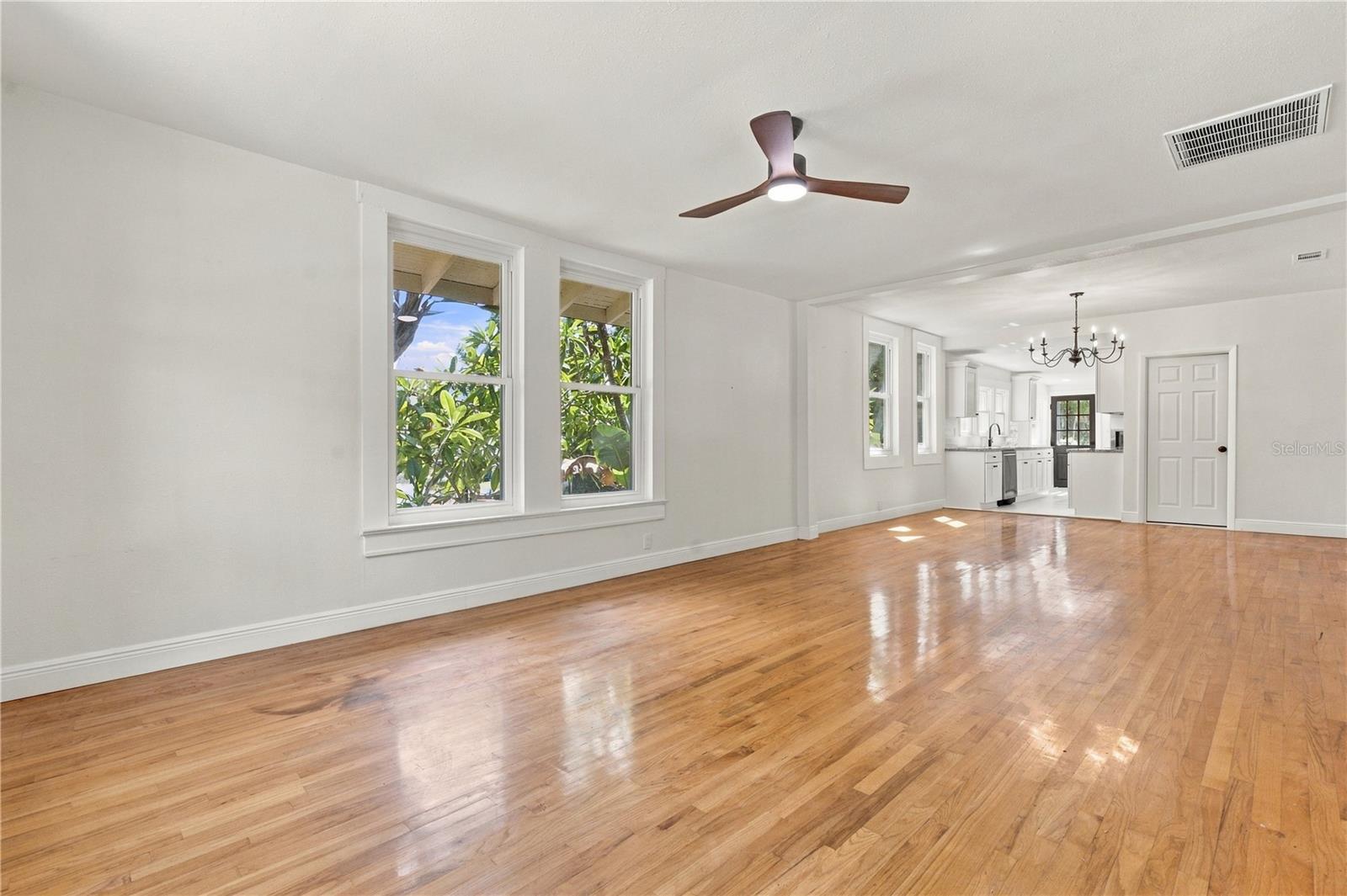 511 E FRANCES AVE — photo 4