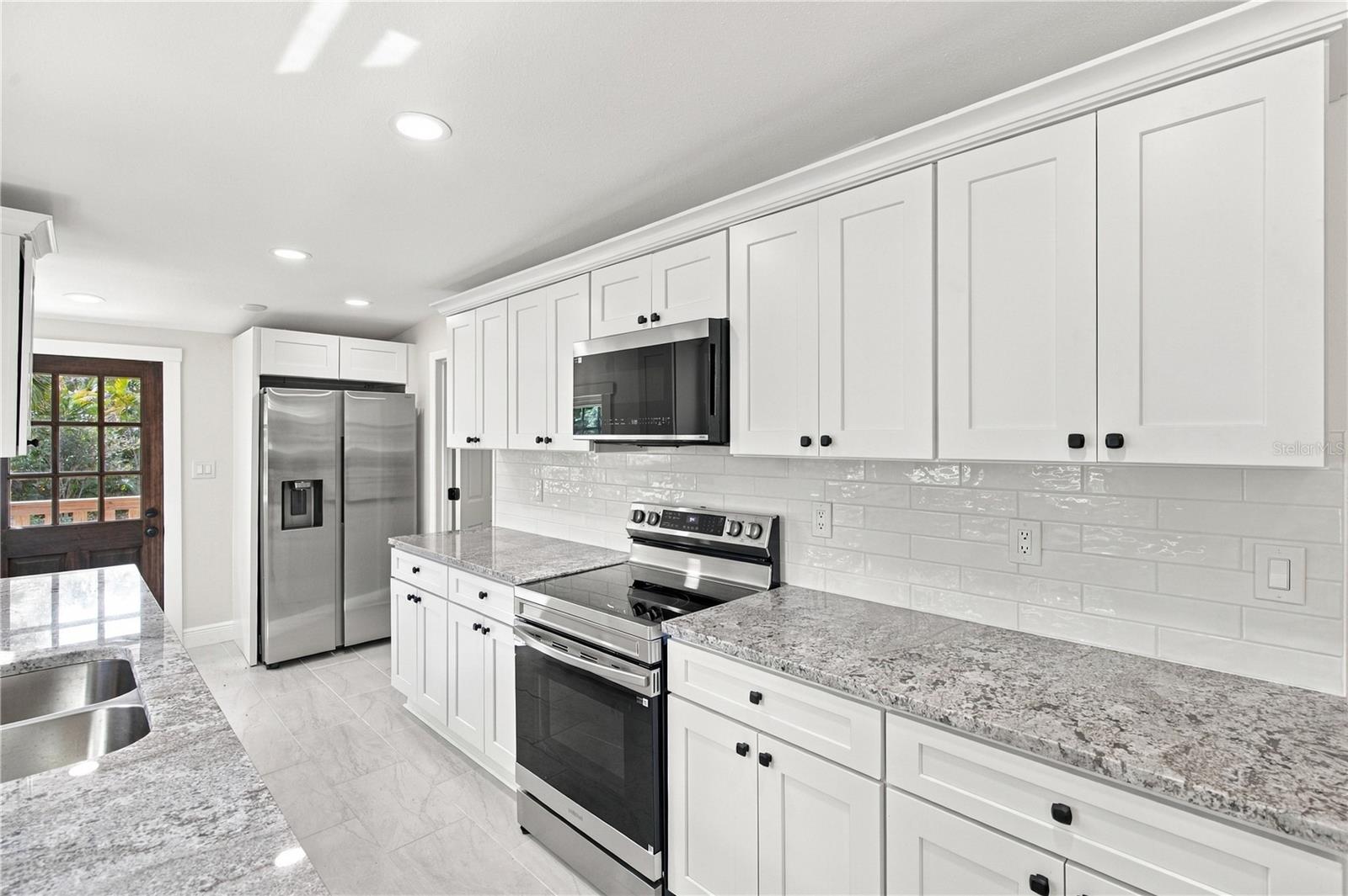 511 E FRANCES AVE — photo 12