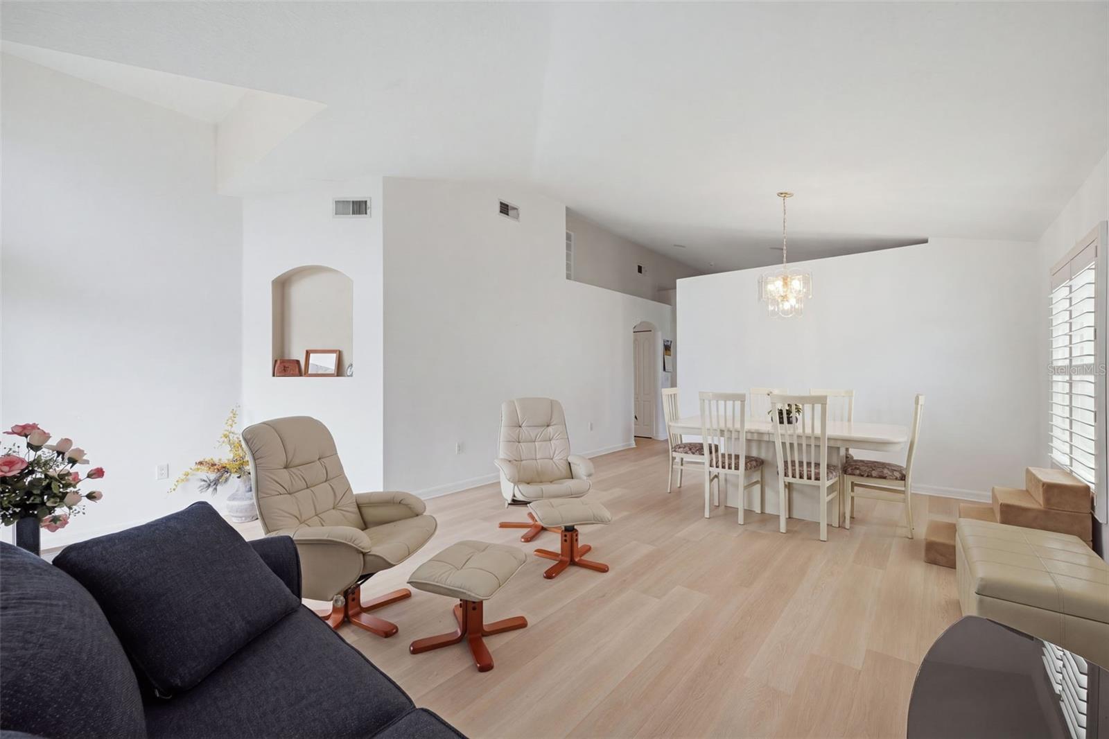 1201 DUSTAN PL — photo 9
