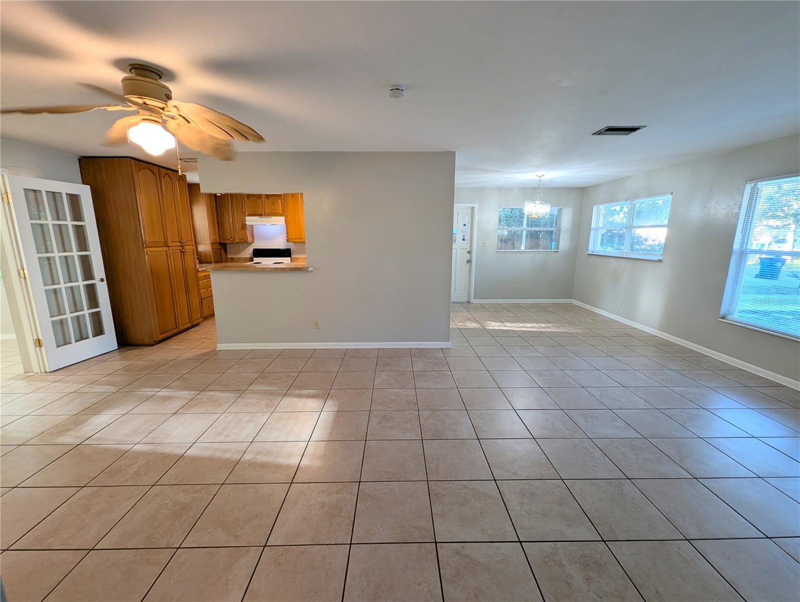 4502 S TRASK ST — photo 7