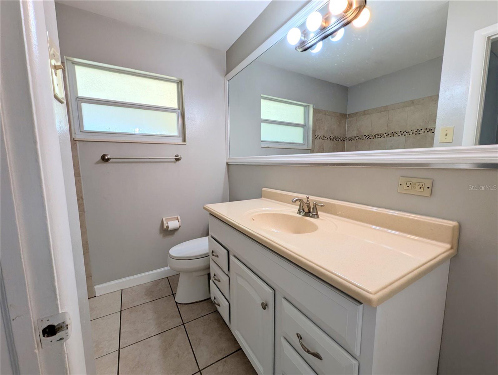 4502 S TRASK ST — photo 18
