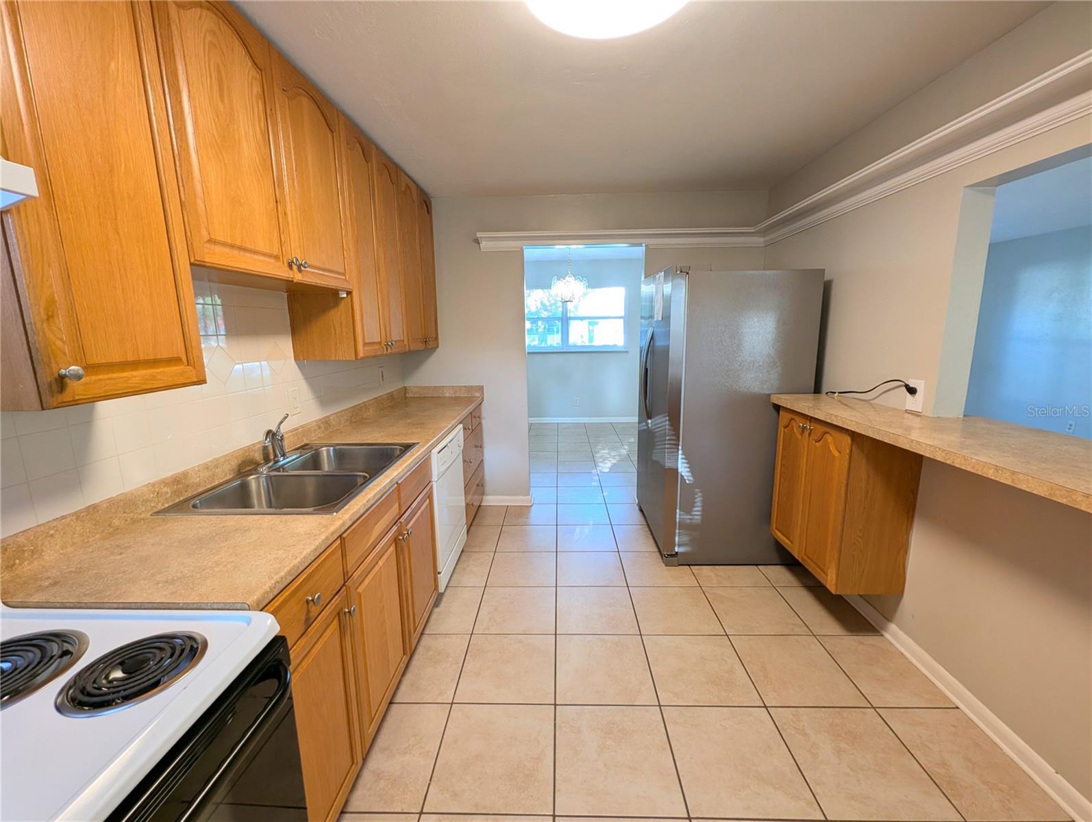 4502 S TRASK ST — photo 12