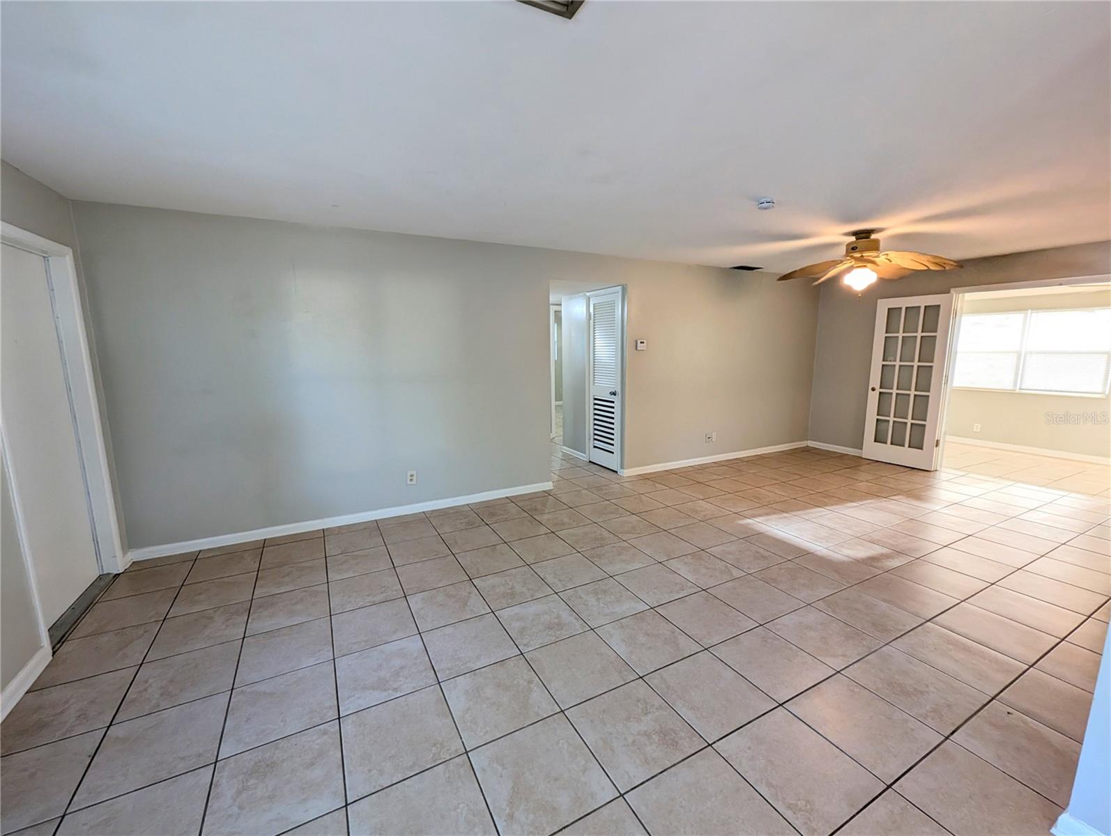 4502 S TRASK ST — photo 6