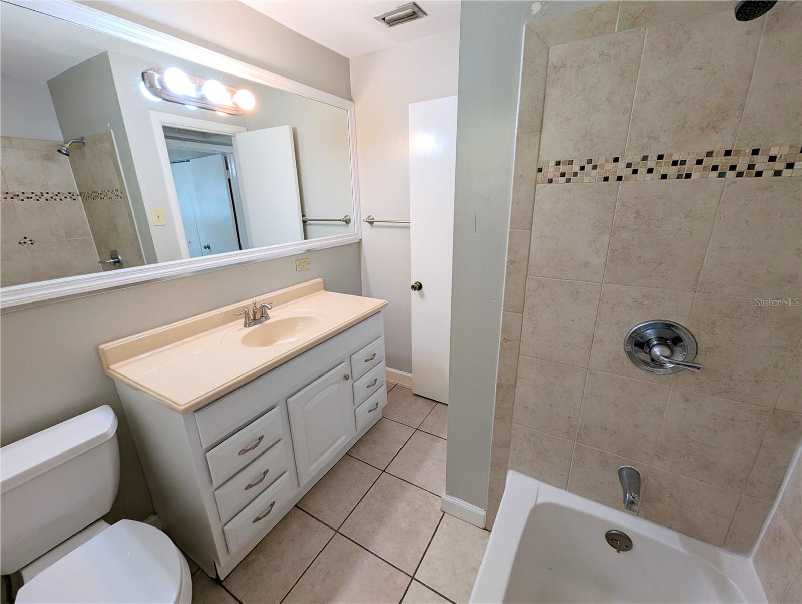 4502 S TRASK ST — photo 20