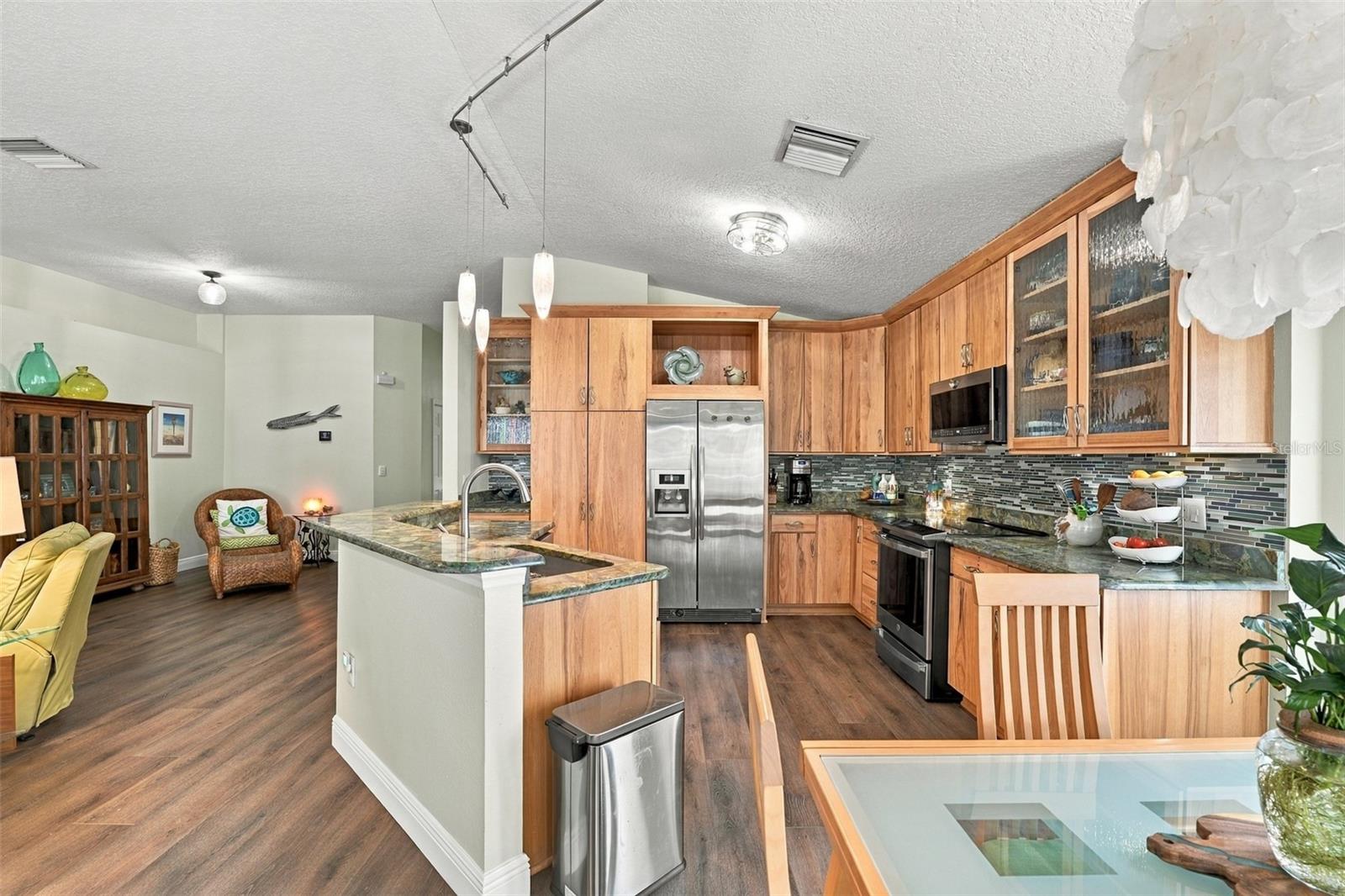 5604 TUGHILL DR — photo 22
