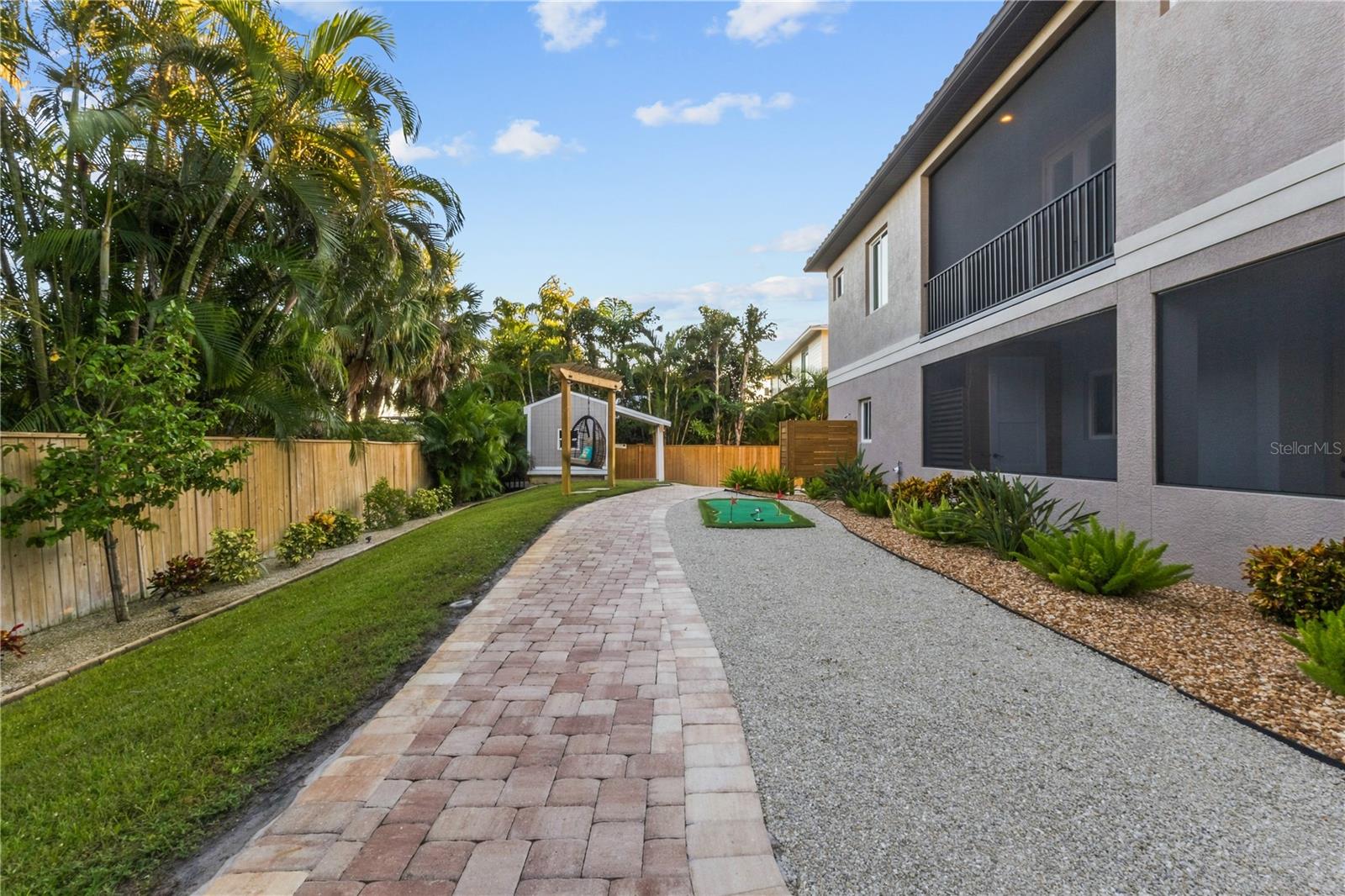 107 SUNSET DR — photo 47