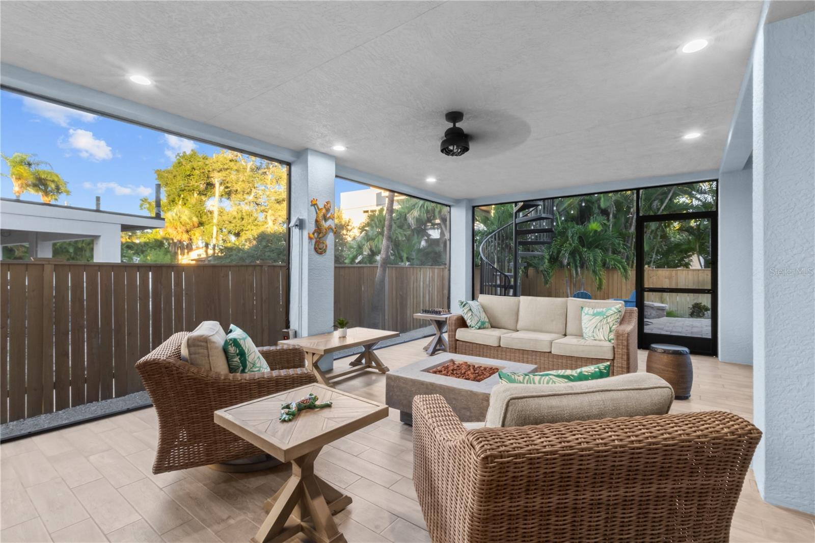 107 SUNSET DR — photo 36