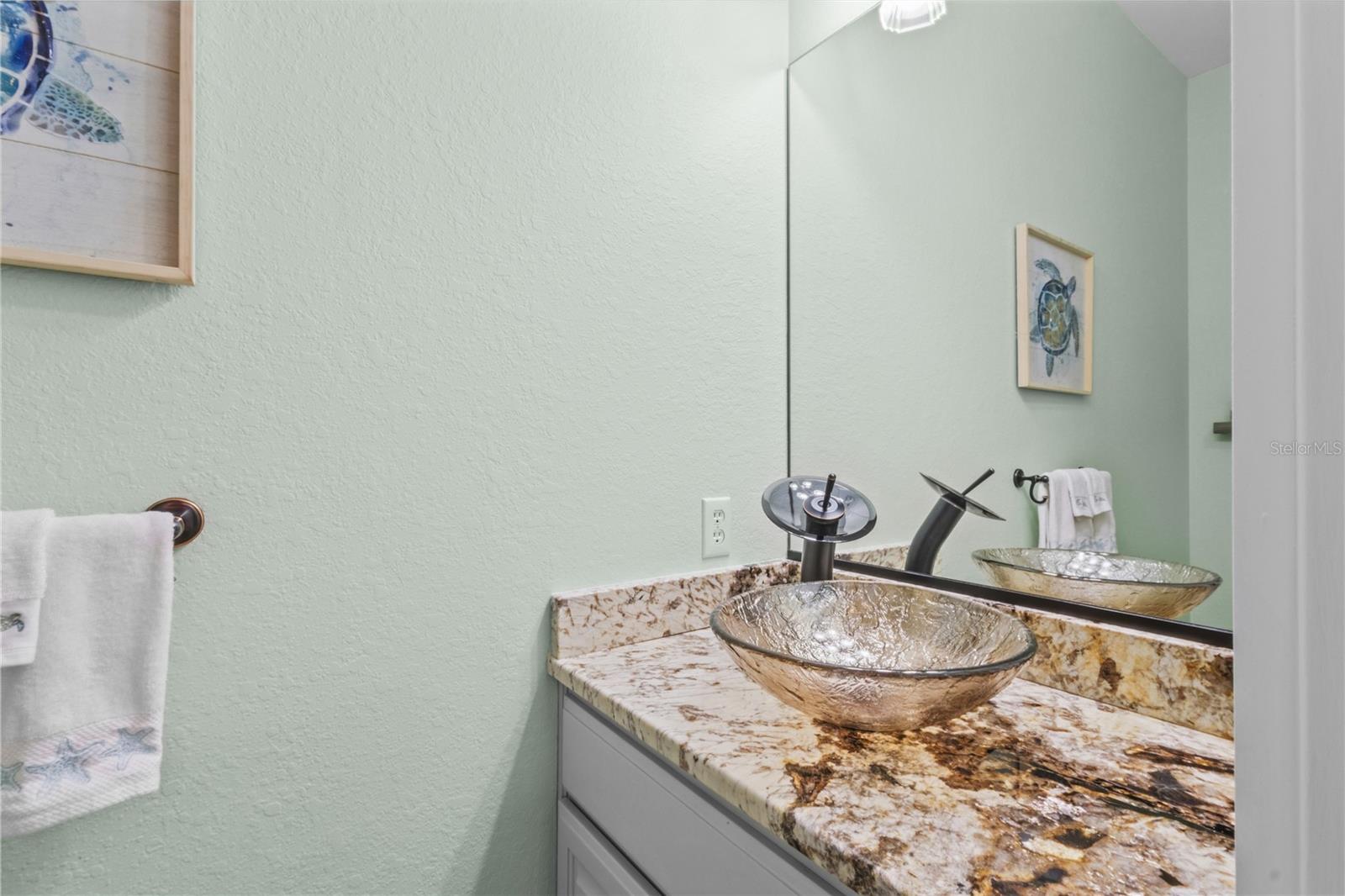 107 SUNSET DR — photo 39