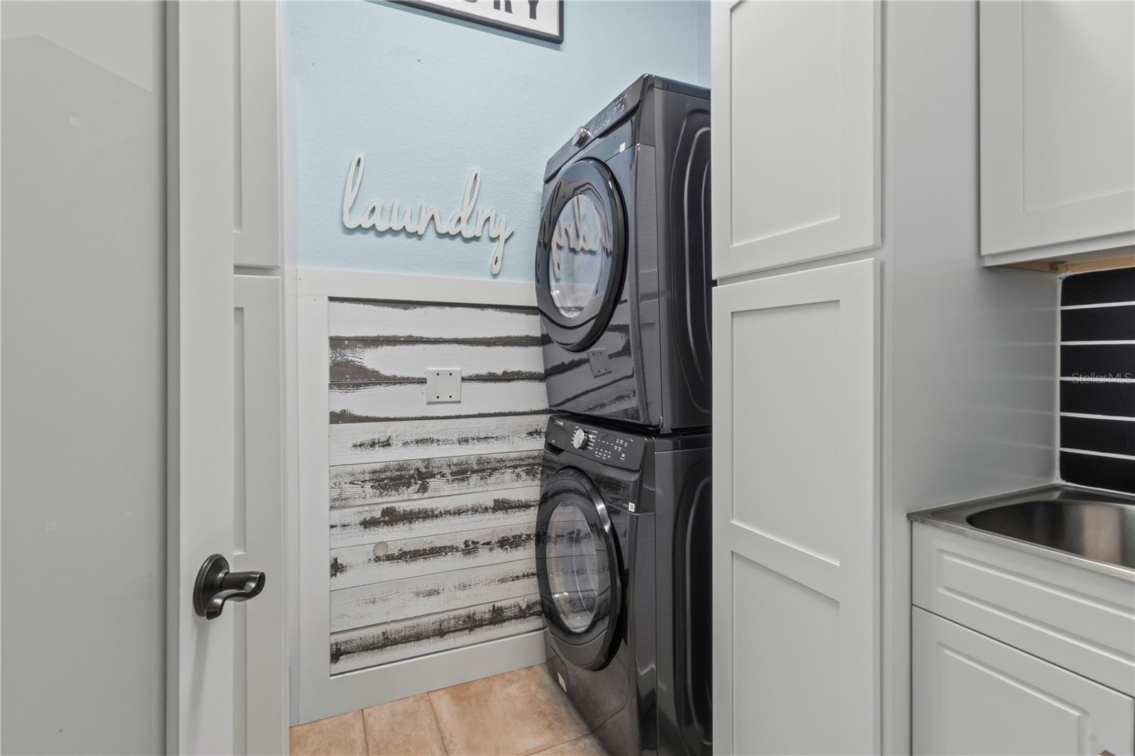 107 SUNSET DR — photo 28