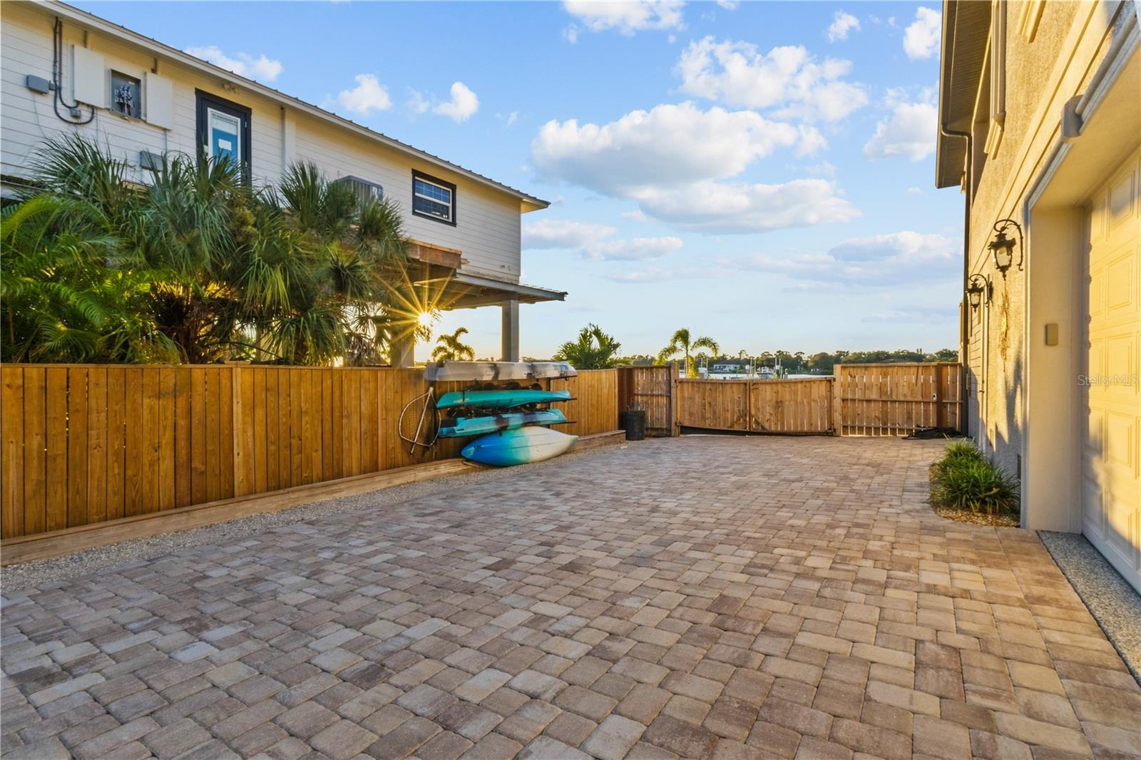 107 SUNSET DR — photo 60
