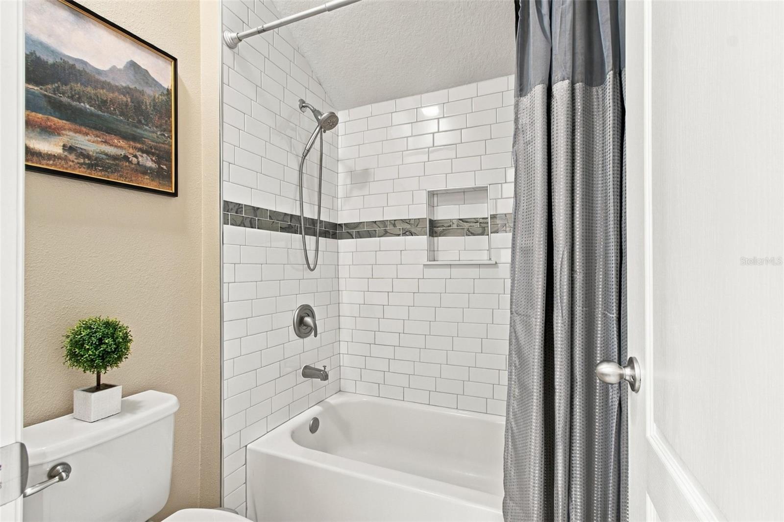 17030 VILESTA DR — photo 32