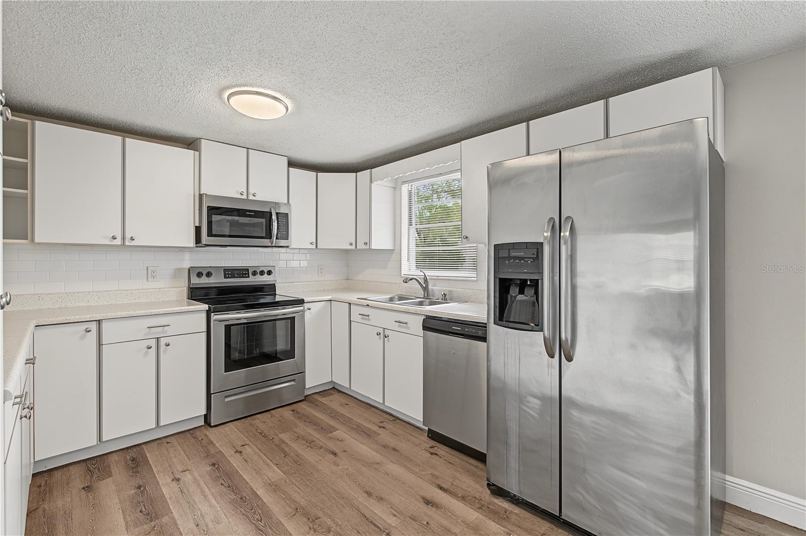 3106 ACACIA ST — photo 13