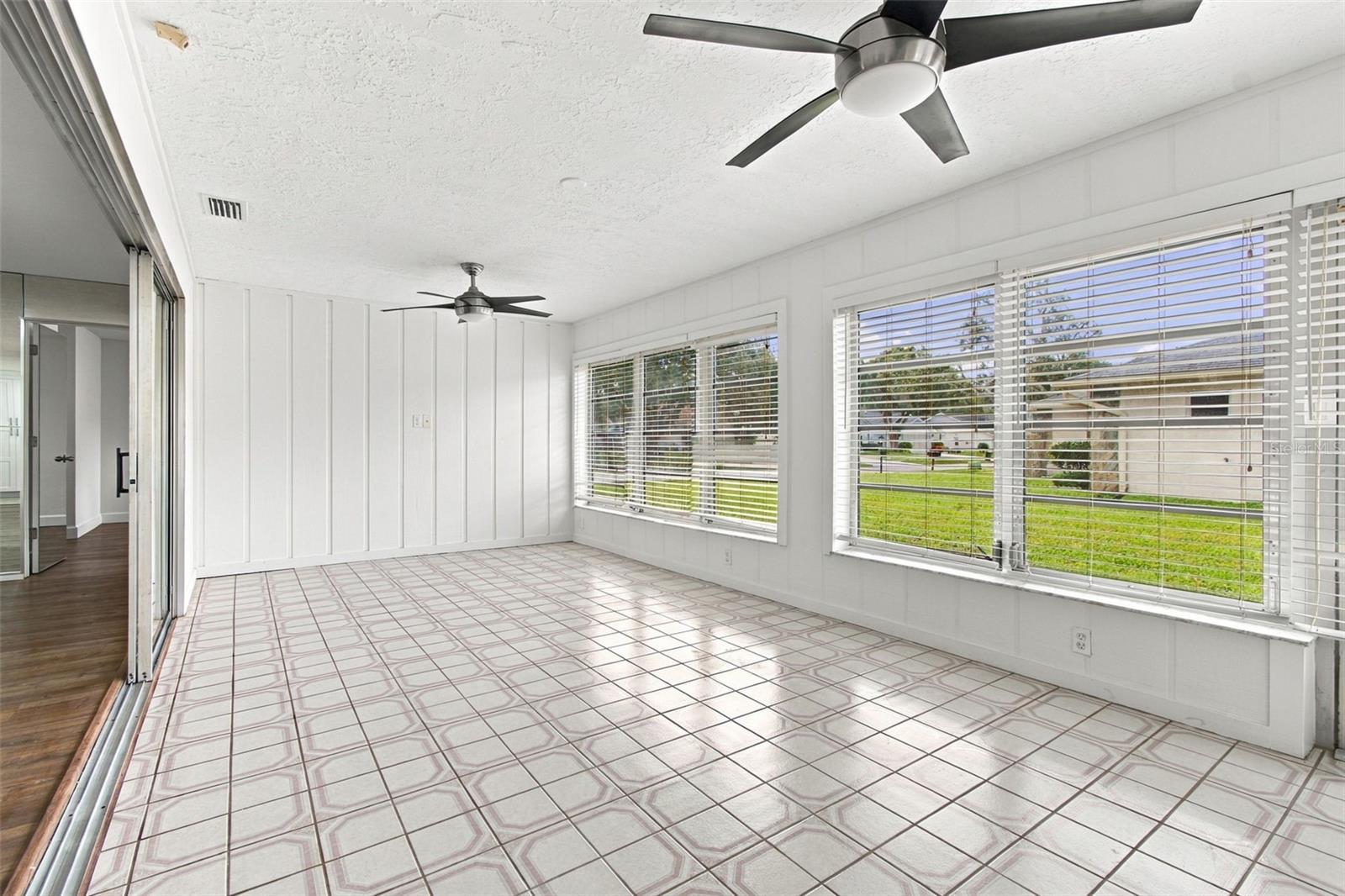 9601 NOBLE CT — photo 27