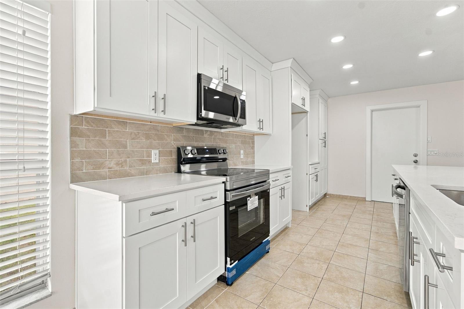 9601 NOBLE CT — photo 12