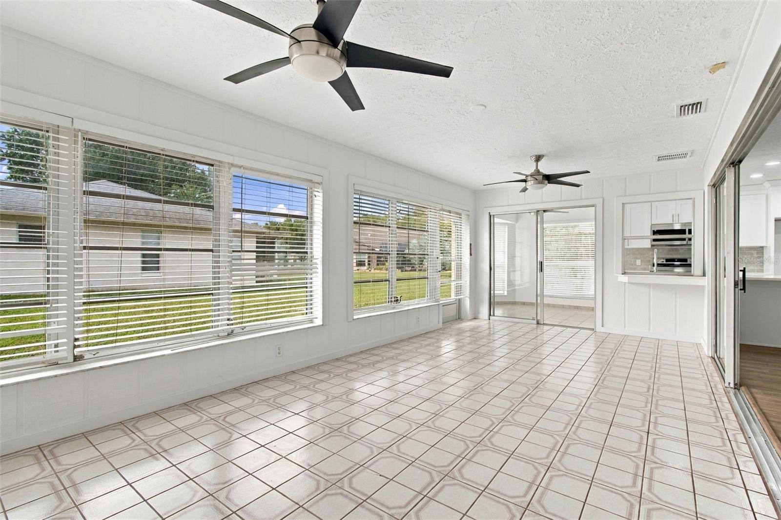 9601 NOBLE CT — photo 25
