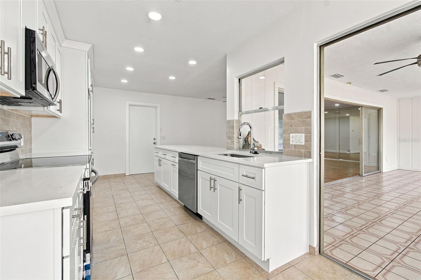 9601 NOBLE CT — photo 13