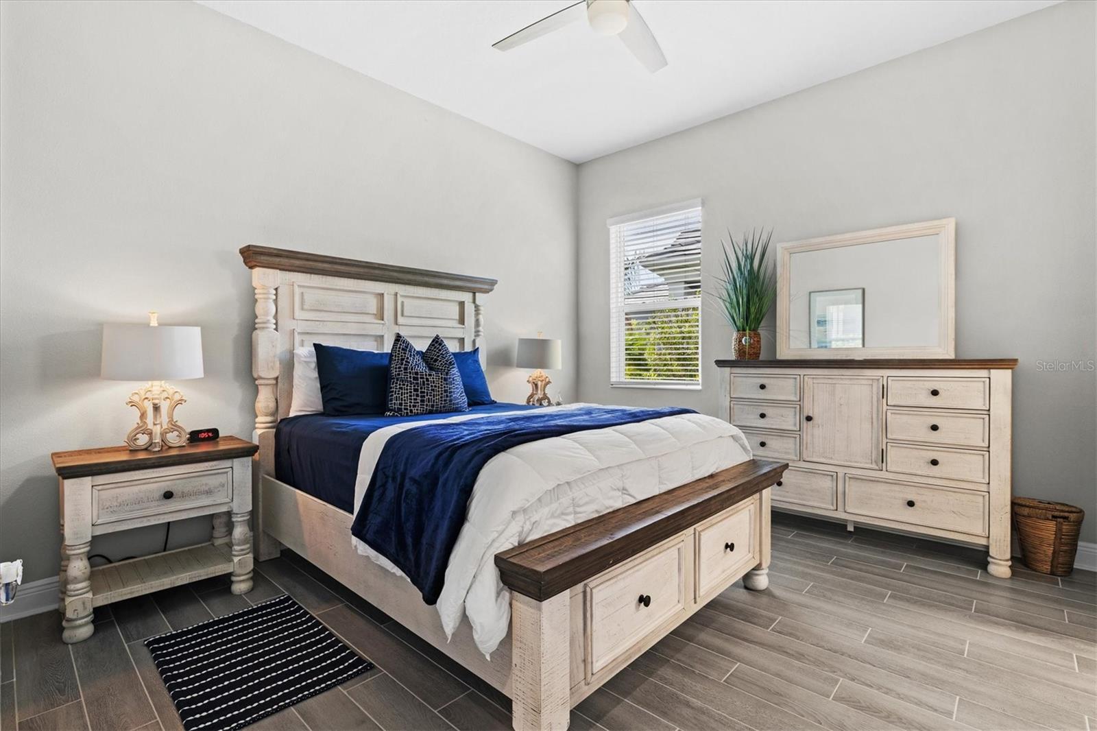 21221 HOLMES CIR — photo 42