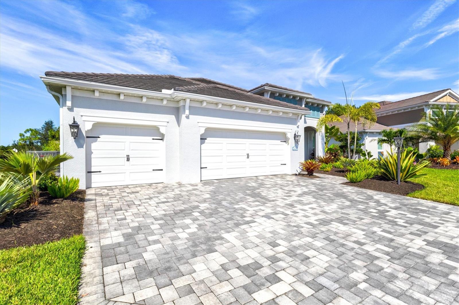 21221 HOLMES CIR — photo 87