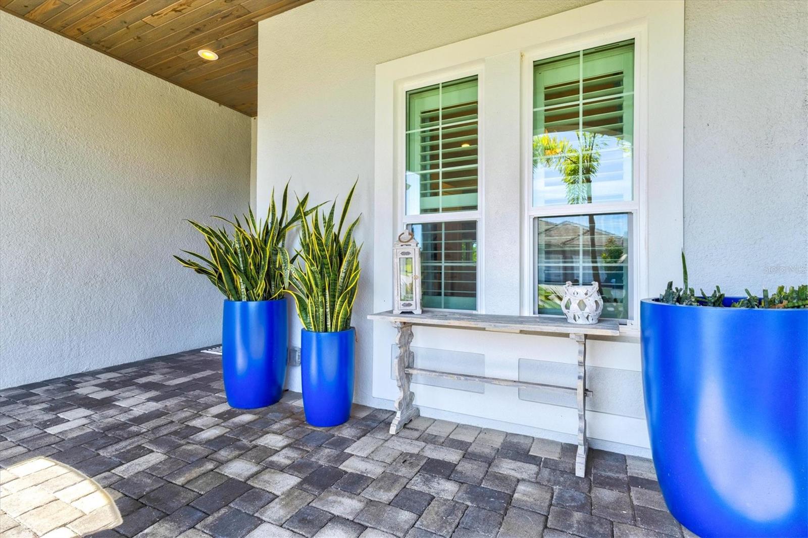 21221 HOLMES CIR — photo 9
