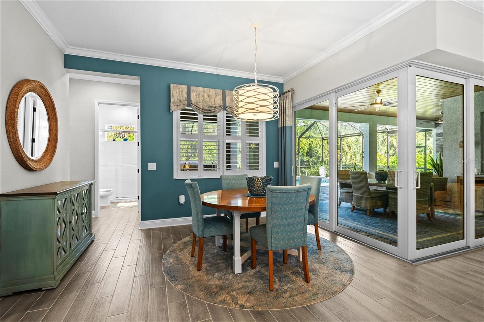 21221 HOLMES CIR — photo 34