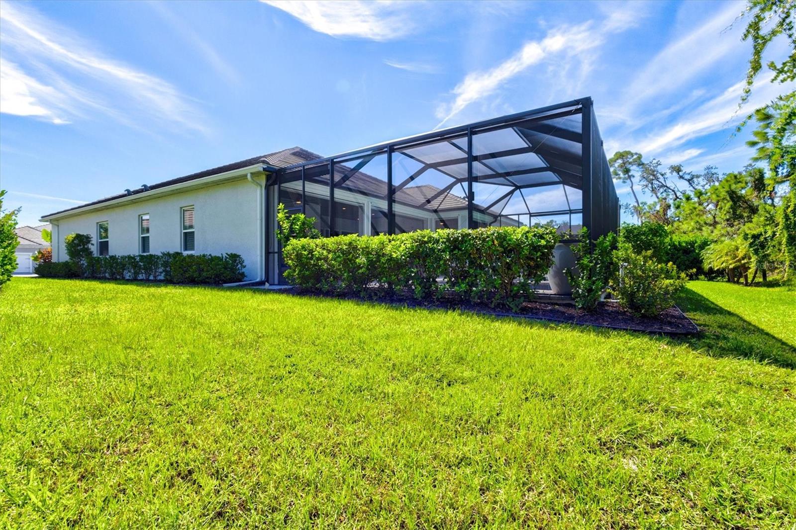 21221 HOLMES CIR — photo 92