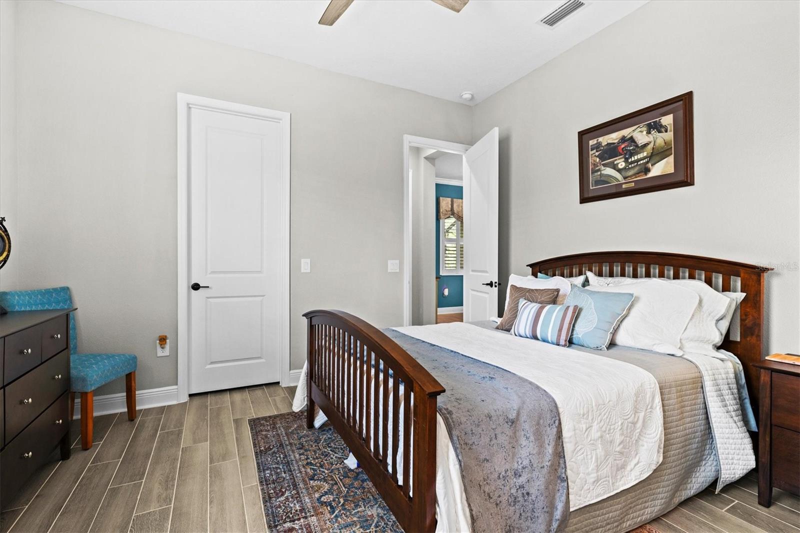 21221 HOLMES CIR — photo 47