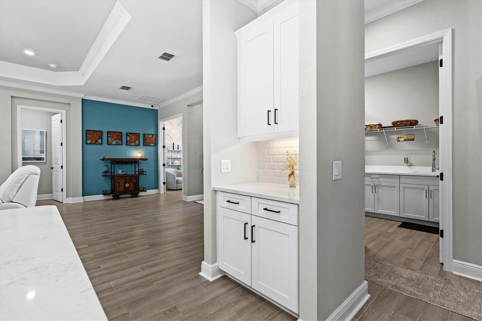 21221 HOLMES CIR — photo 30
