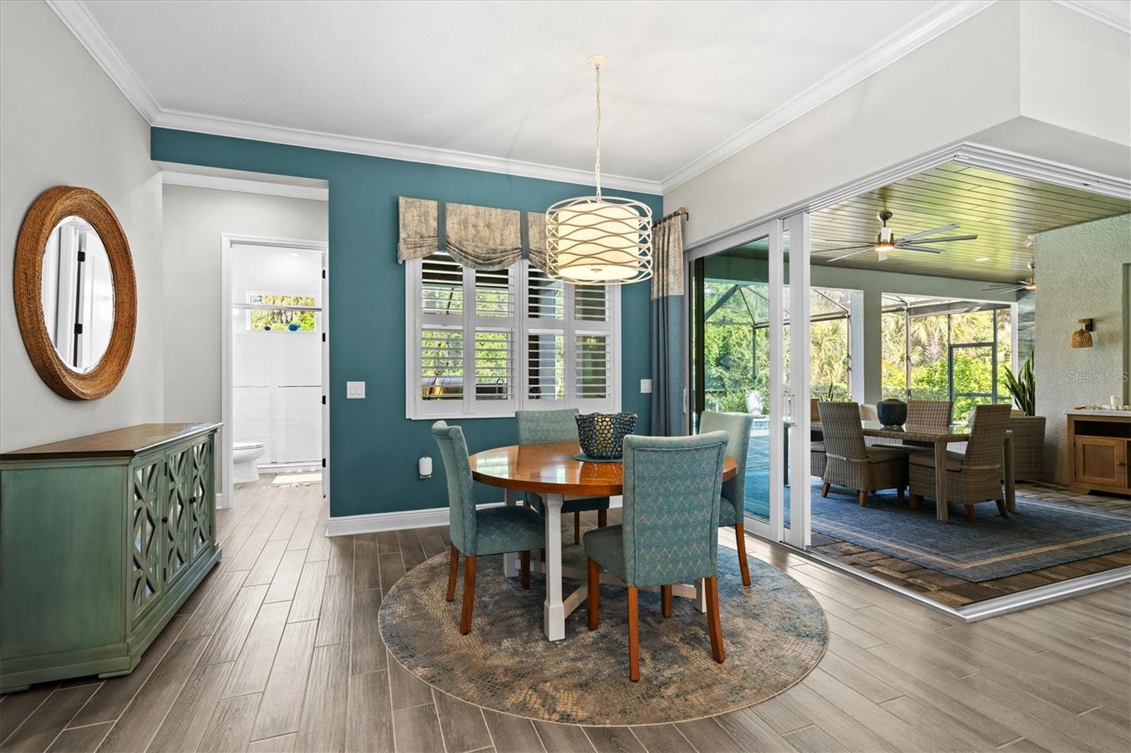 21221 HOLMES CIR — photo 31