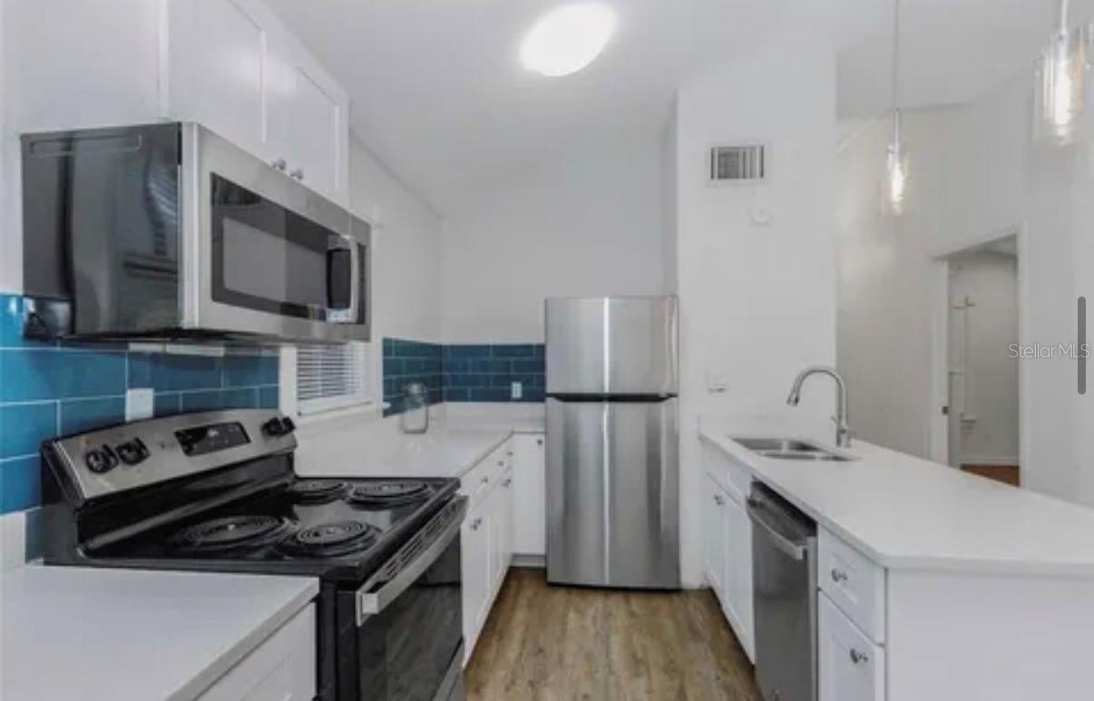 210 E PLYMOUTH ST #B — photo 8