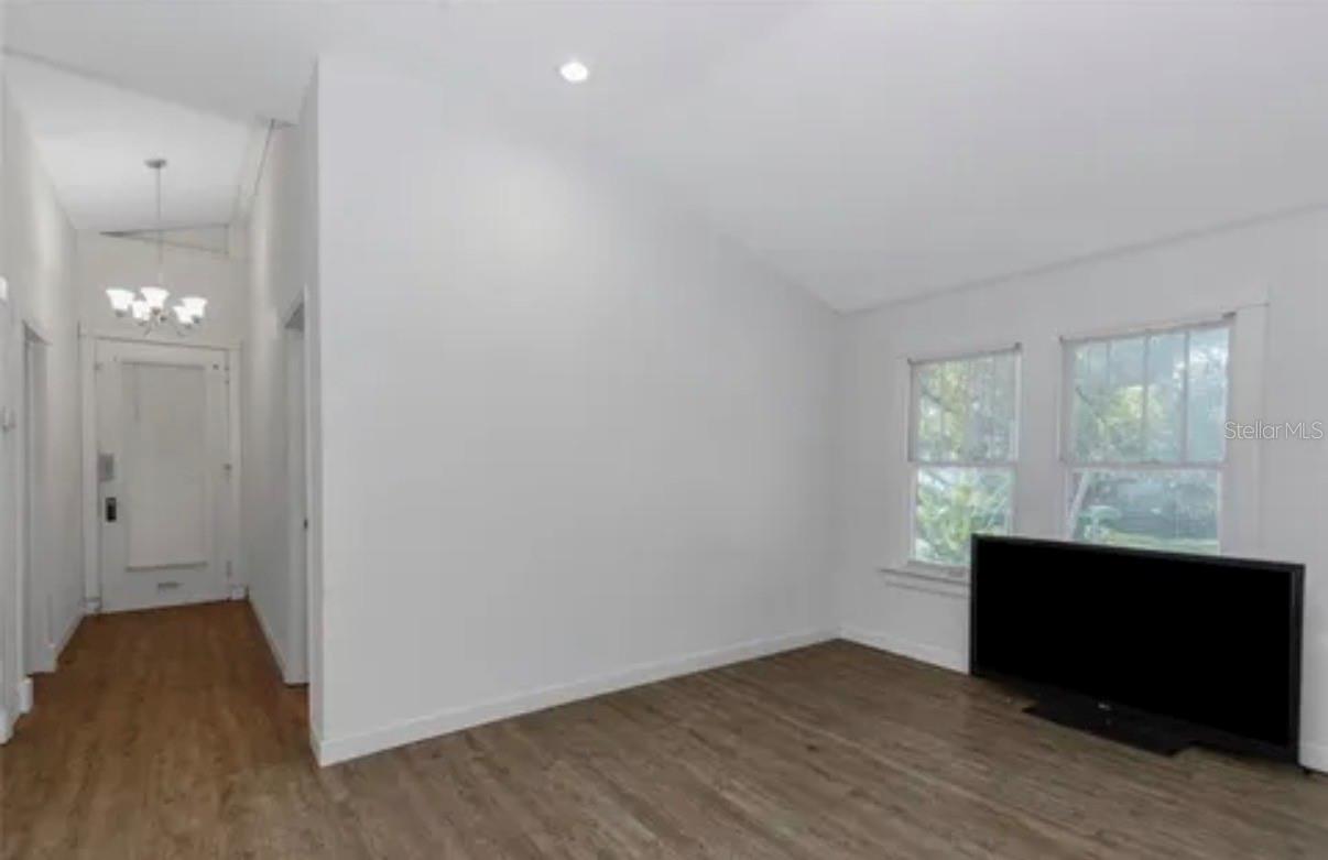 210 E PLYMOUTH ST #B — photo 3
