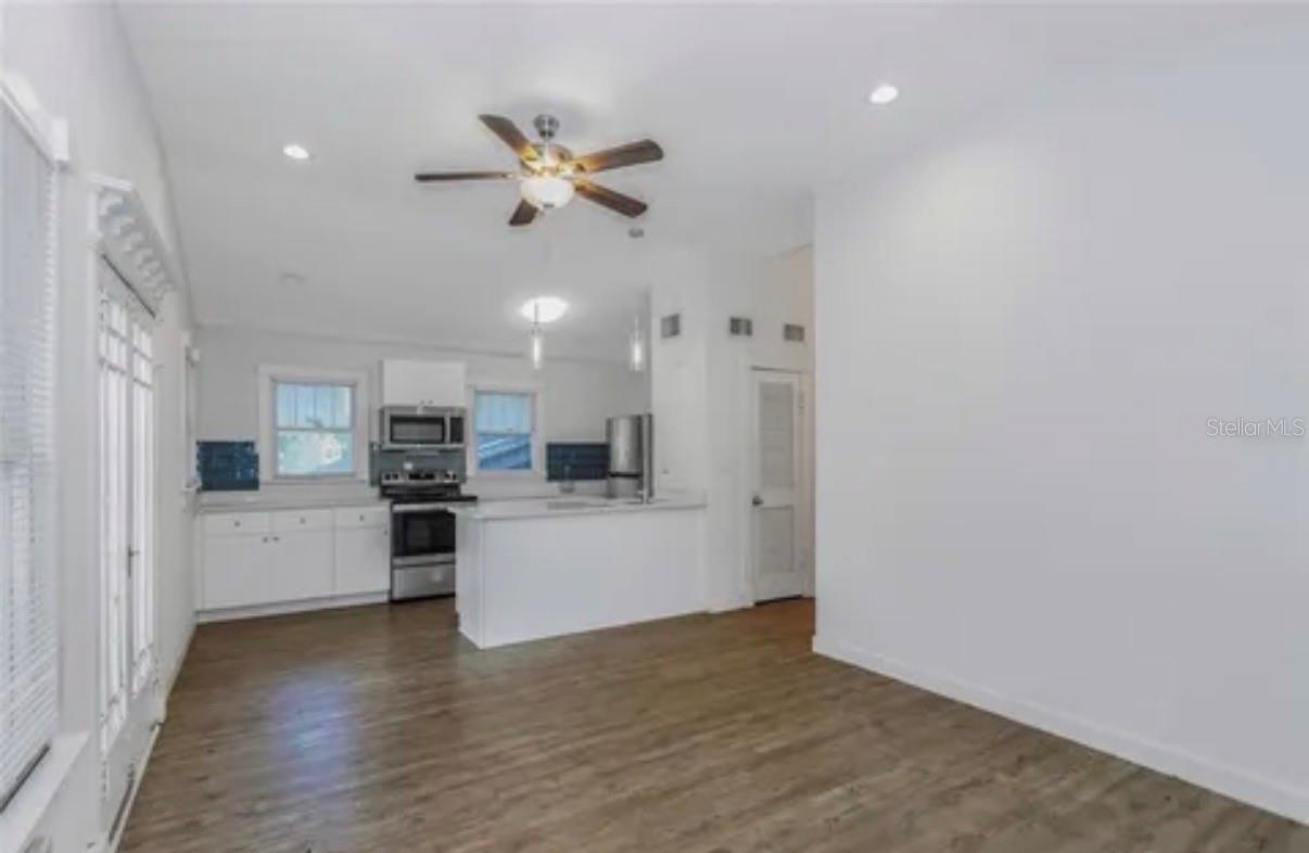 210 E PLYMOUTH ST #B — photo 5