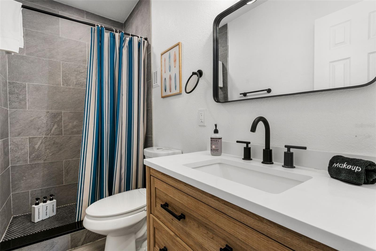412 DEVILLE DR E — photo 16
