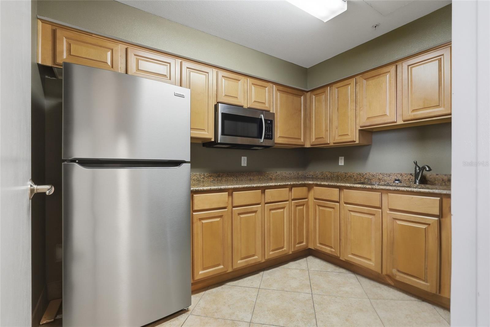 1108 N FRANKLIN ST #405 — photo 27