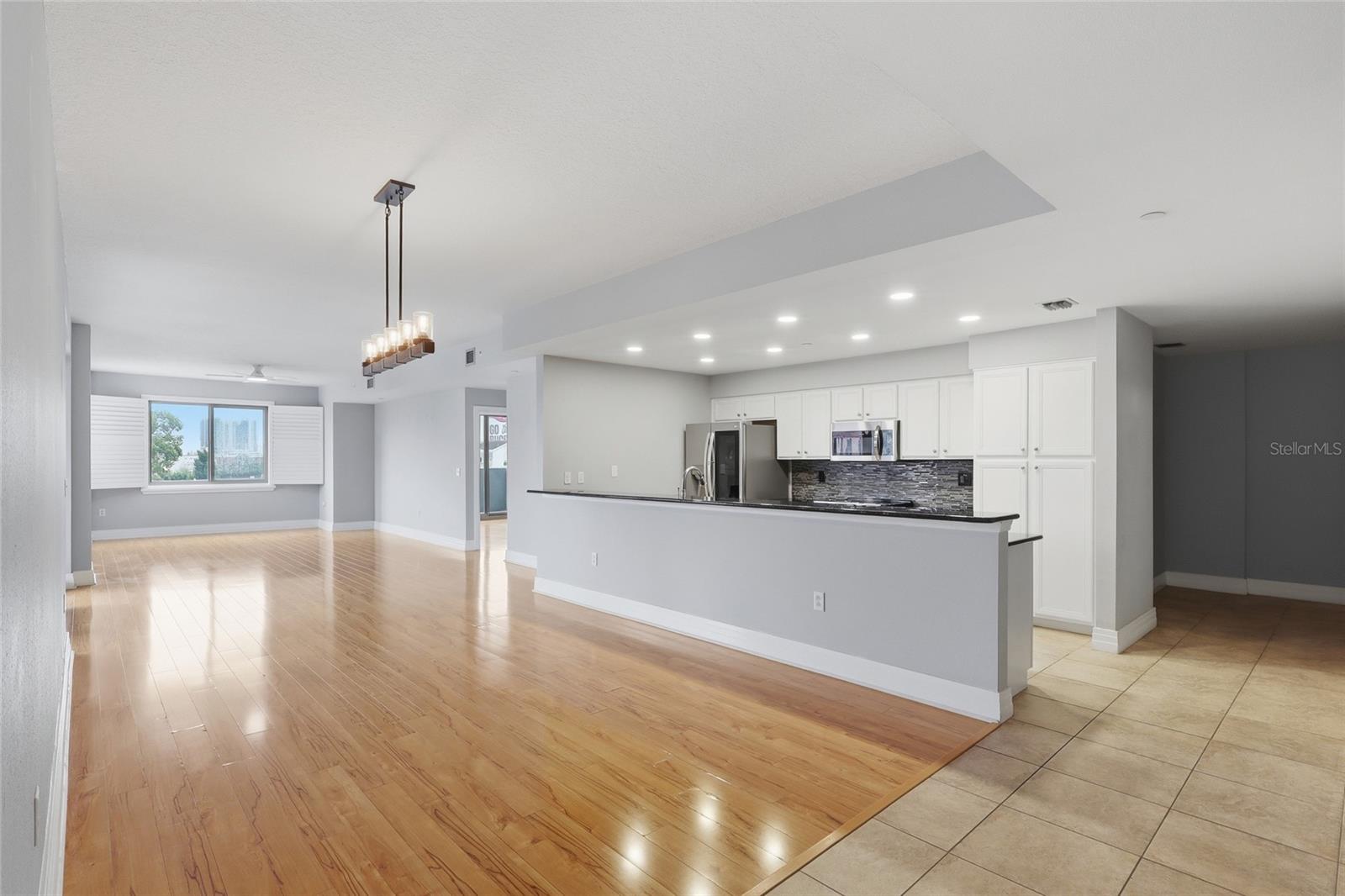 1108 N FRANKLIN ST #405 — photo 2