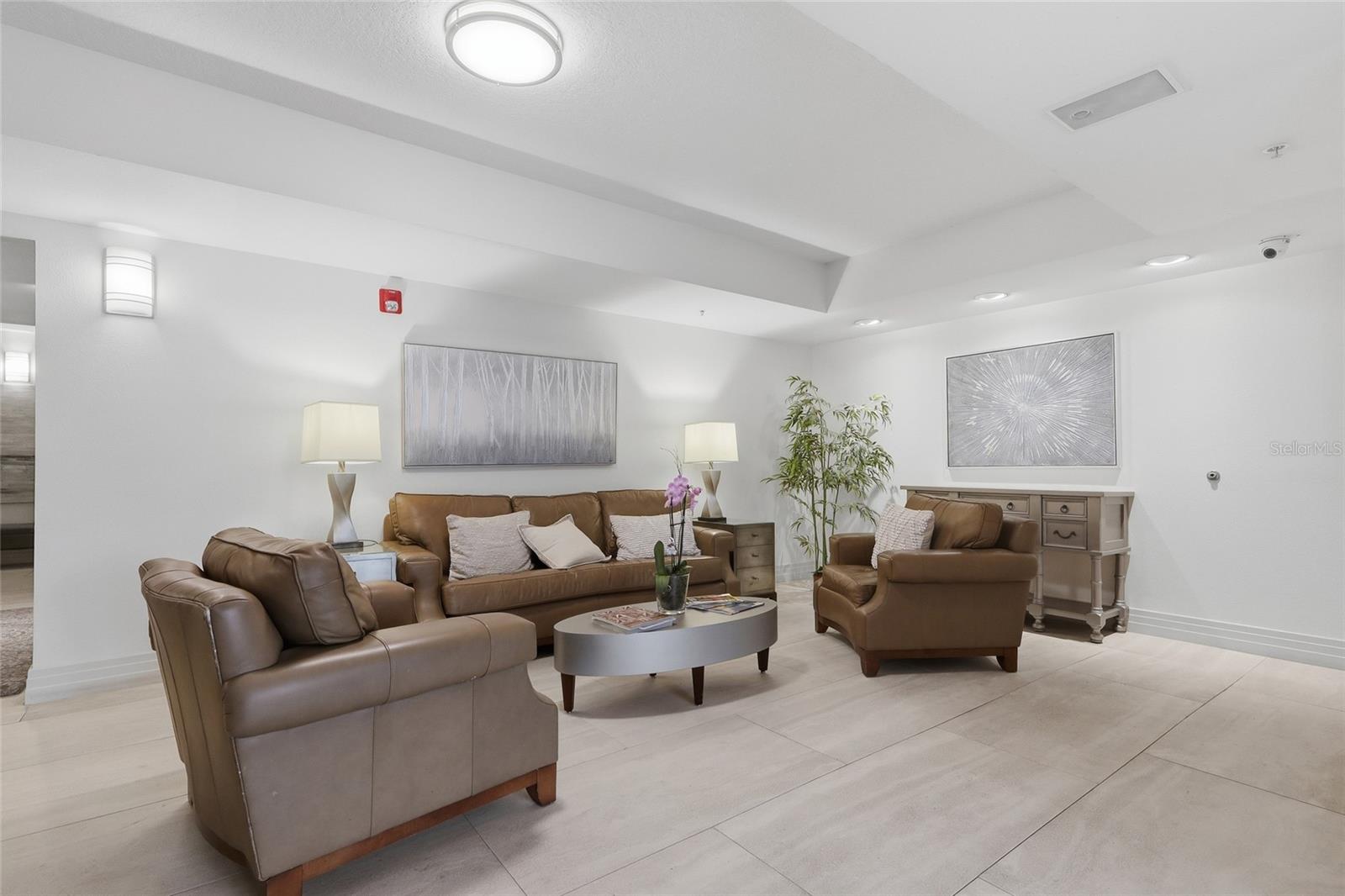 1108 N FRANKLIN ST #405 — photo 28