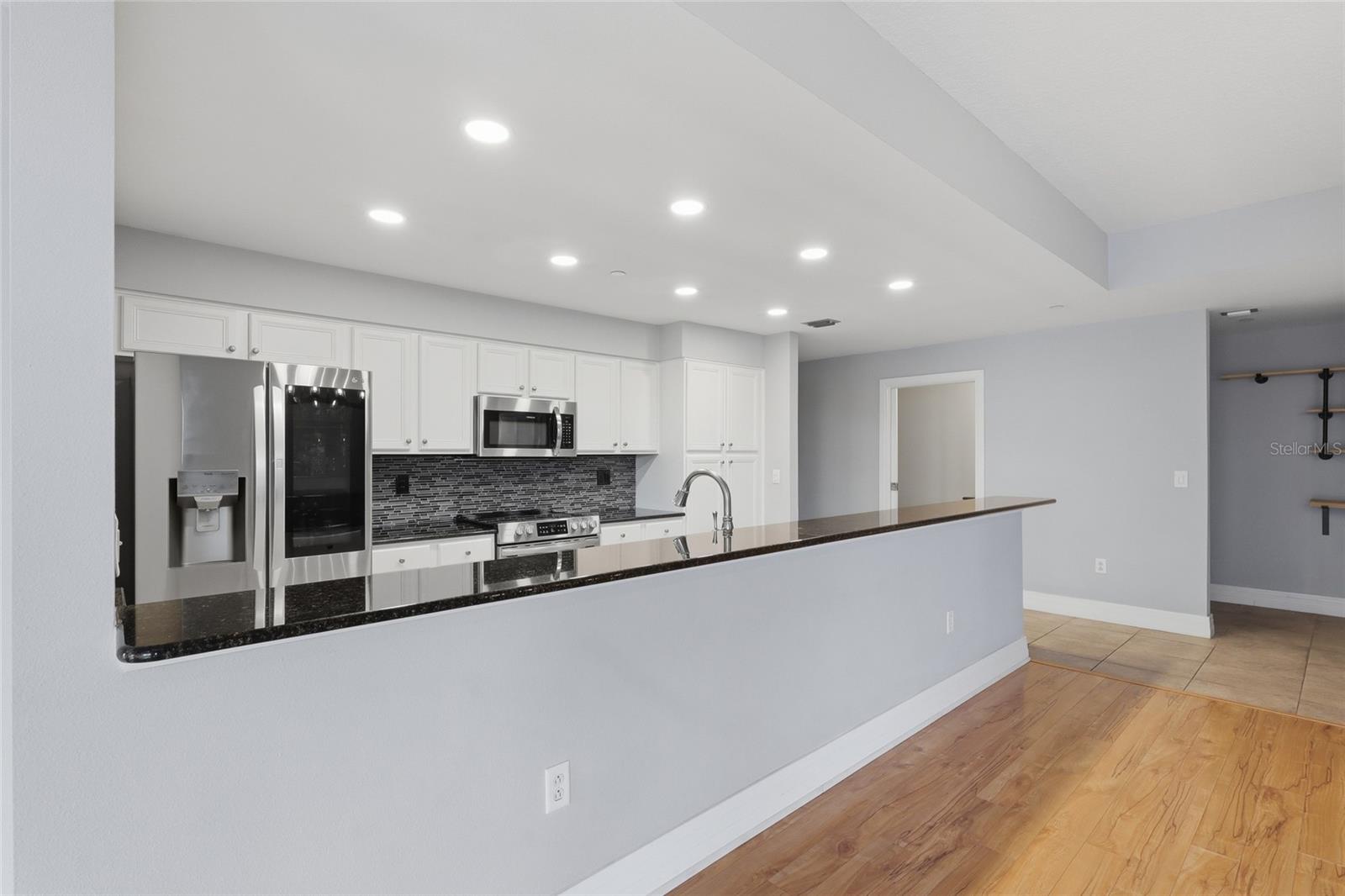 1108 N FRANKLIN ST #405 — photo 5