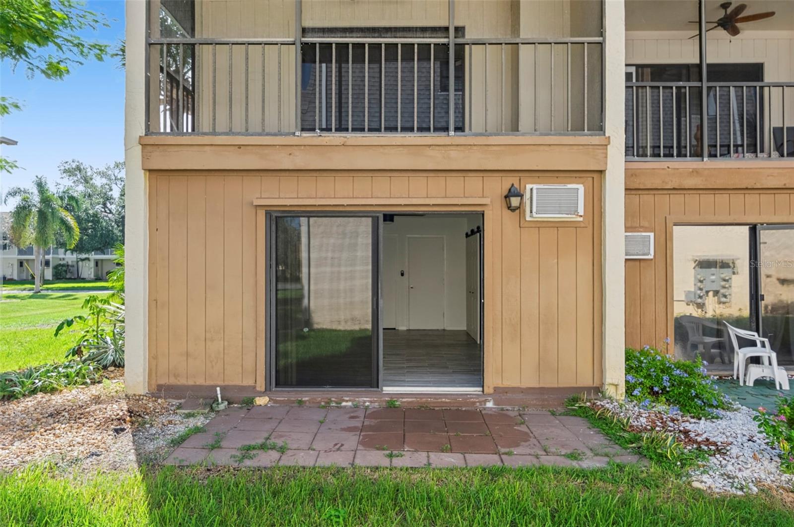 275 CAPRI CIR N #105 — photo 27